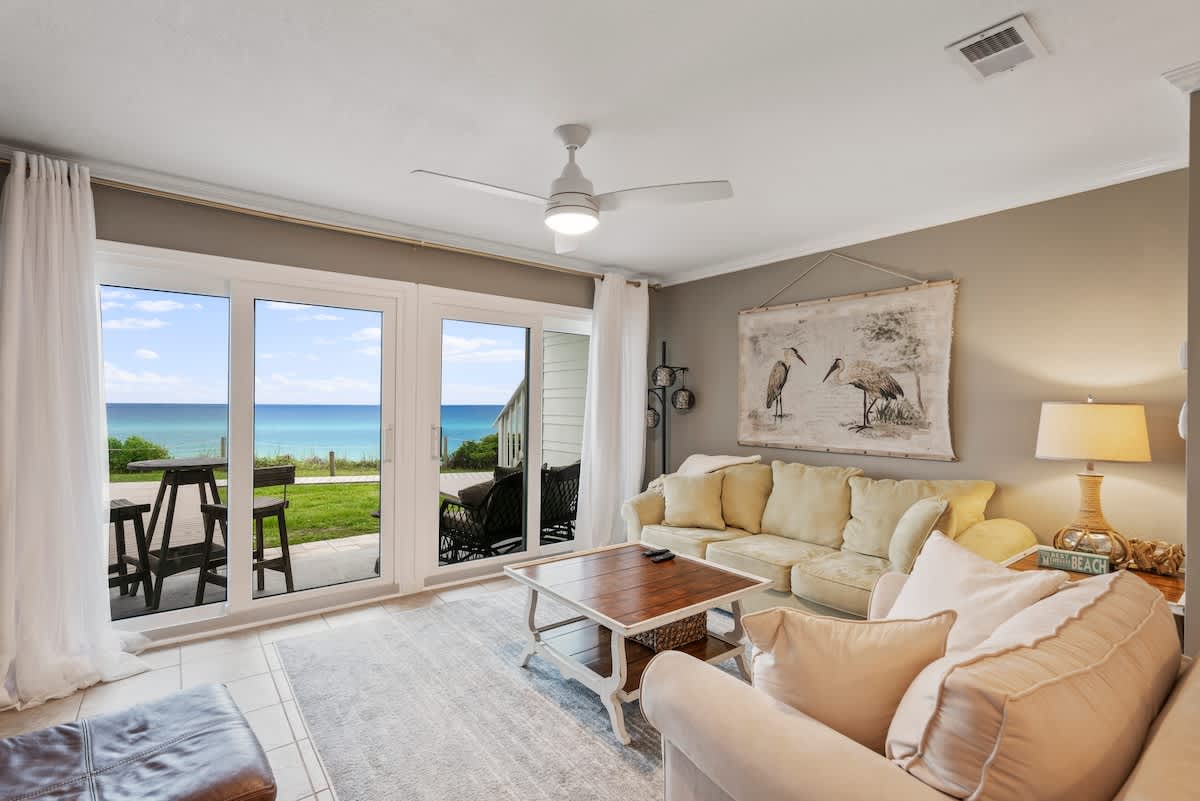 Gulf-Front Condo w/Pool & Beach Chair Access