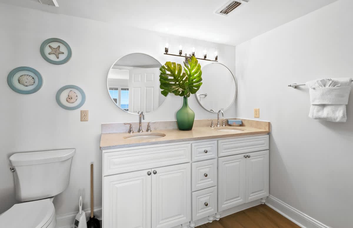 Full bathroom