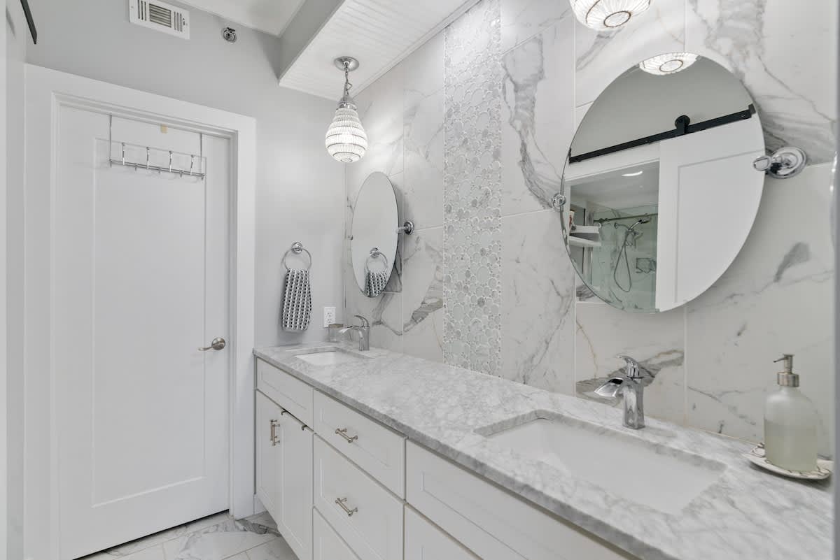 Full bathroom