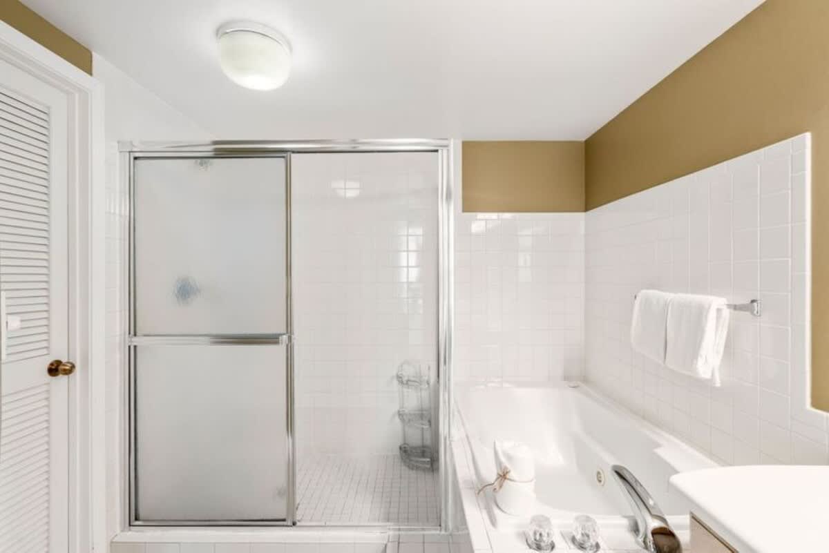 Full bathroom