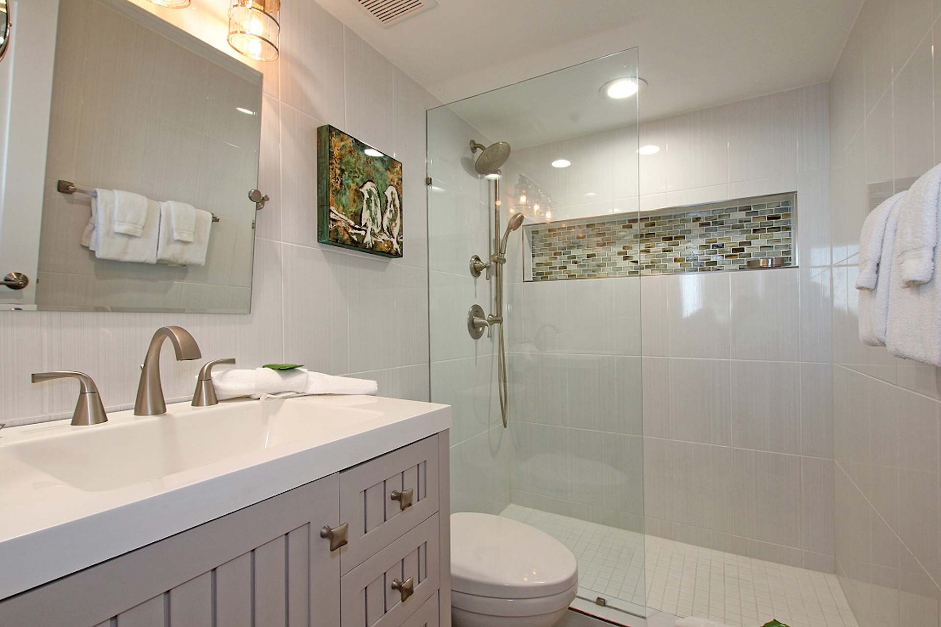 Full bathroom 1