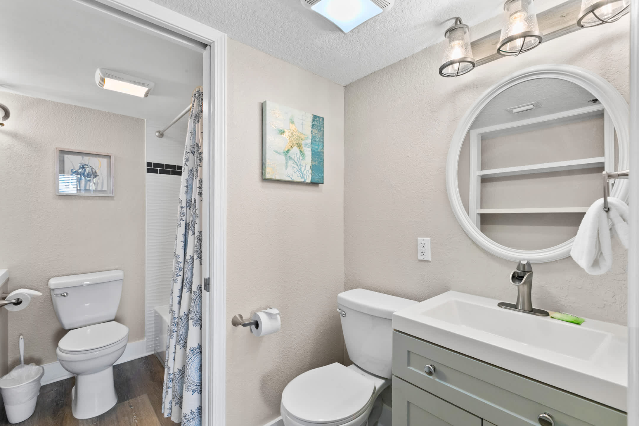 Half bathroom 1