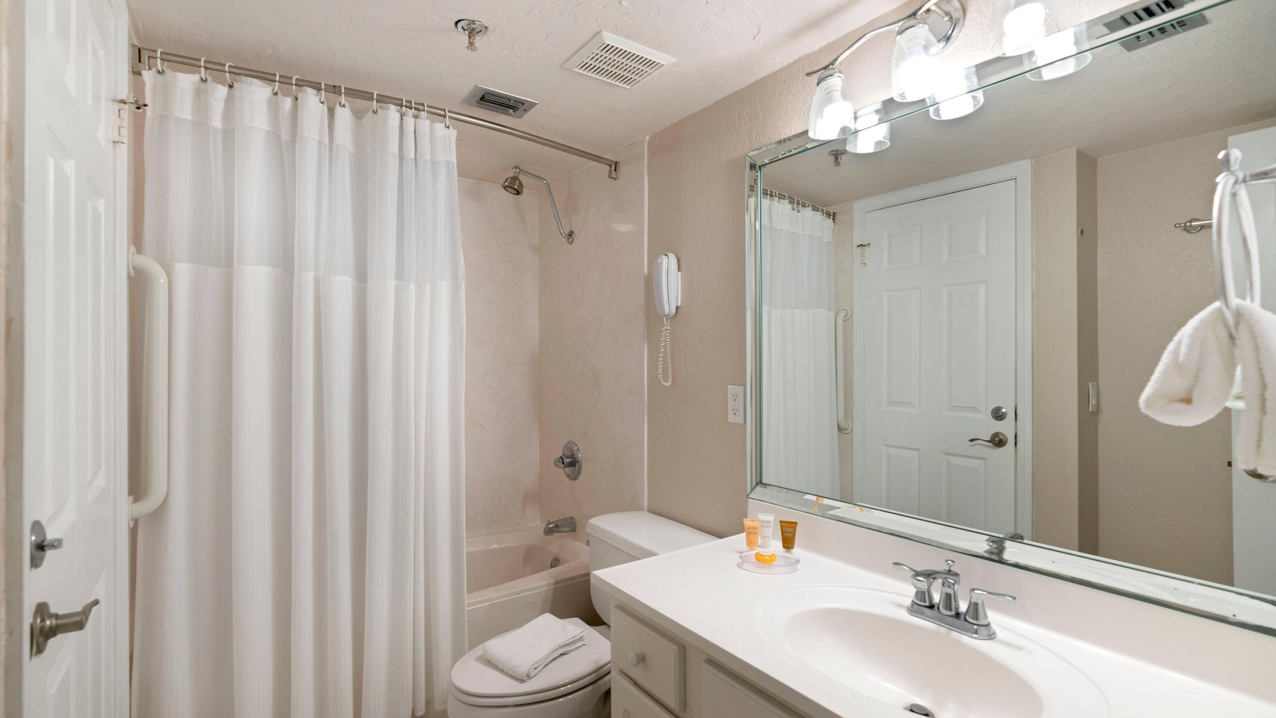 Master En-suite Bathroom