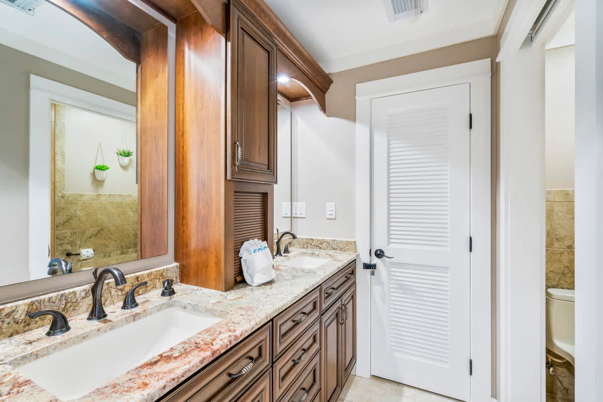 Full bathroom