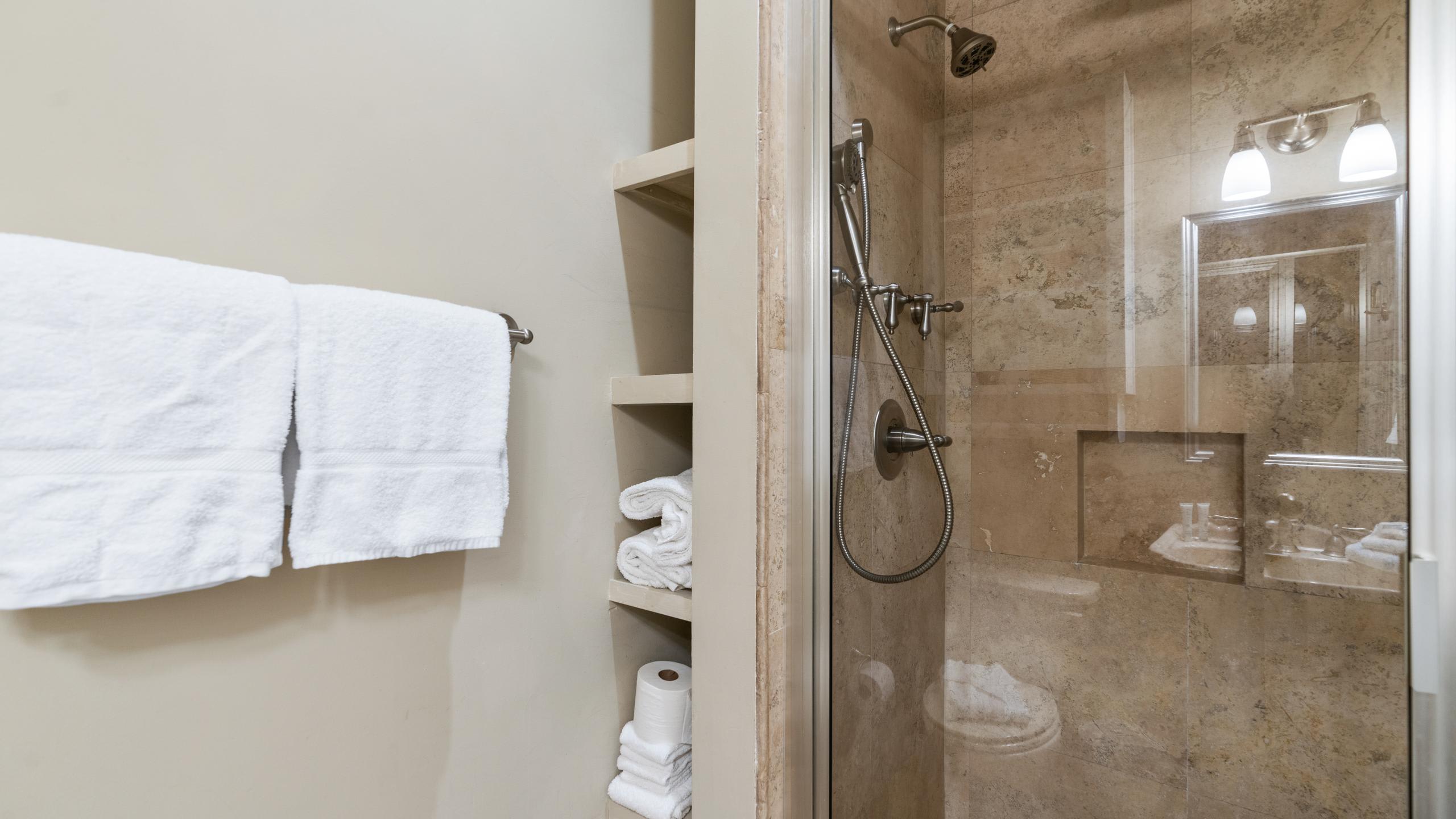 Full bathroom 2