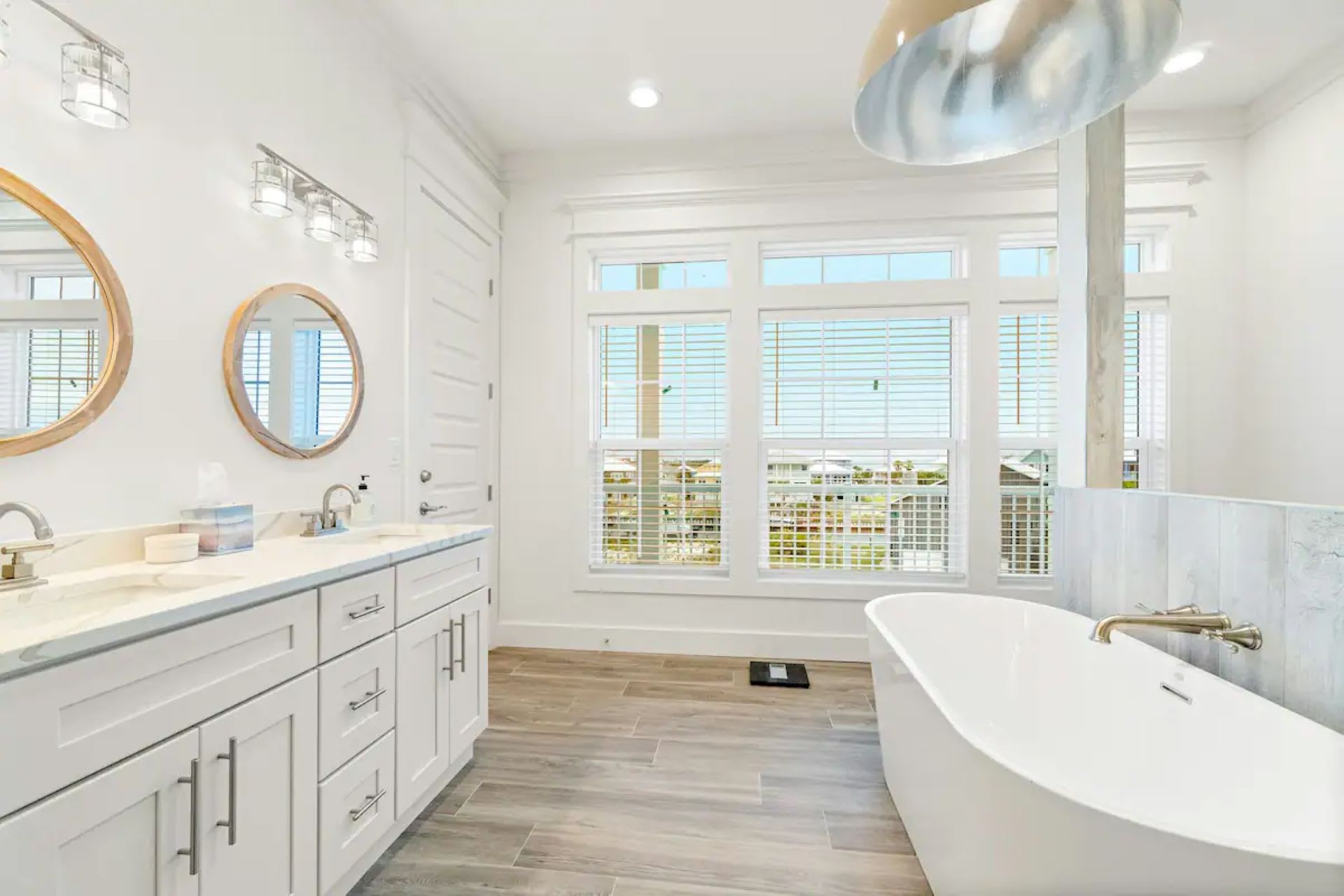 Full bathroom 3