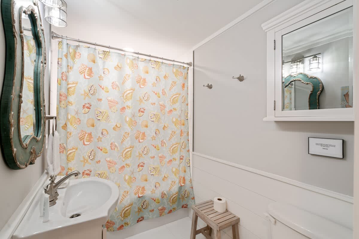 Full bathroom