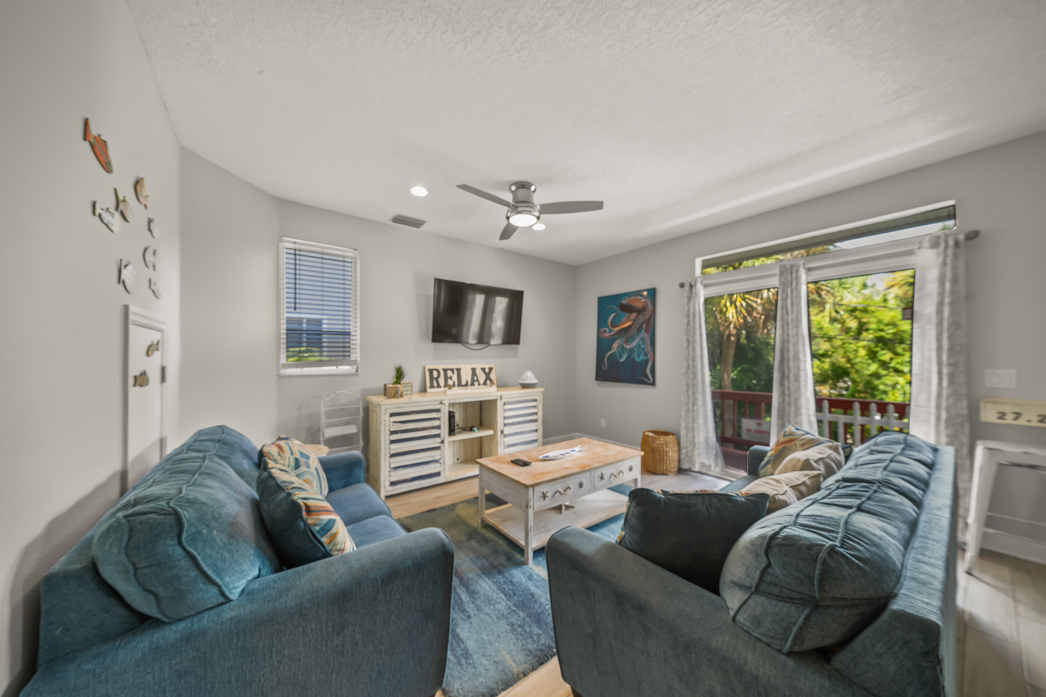 top floor den