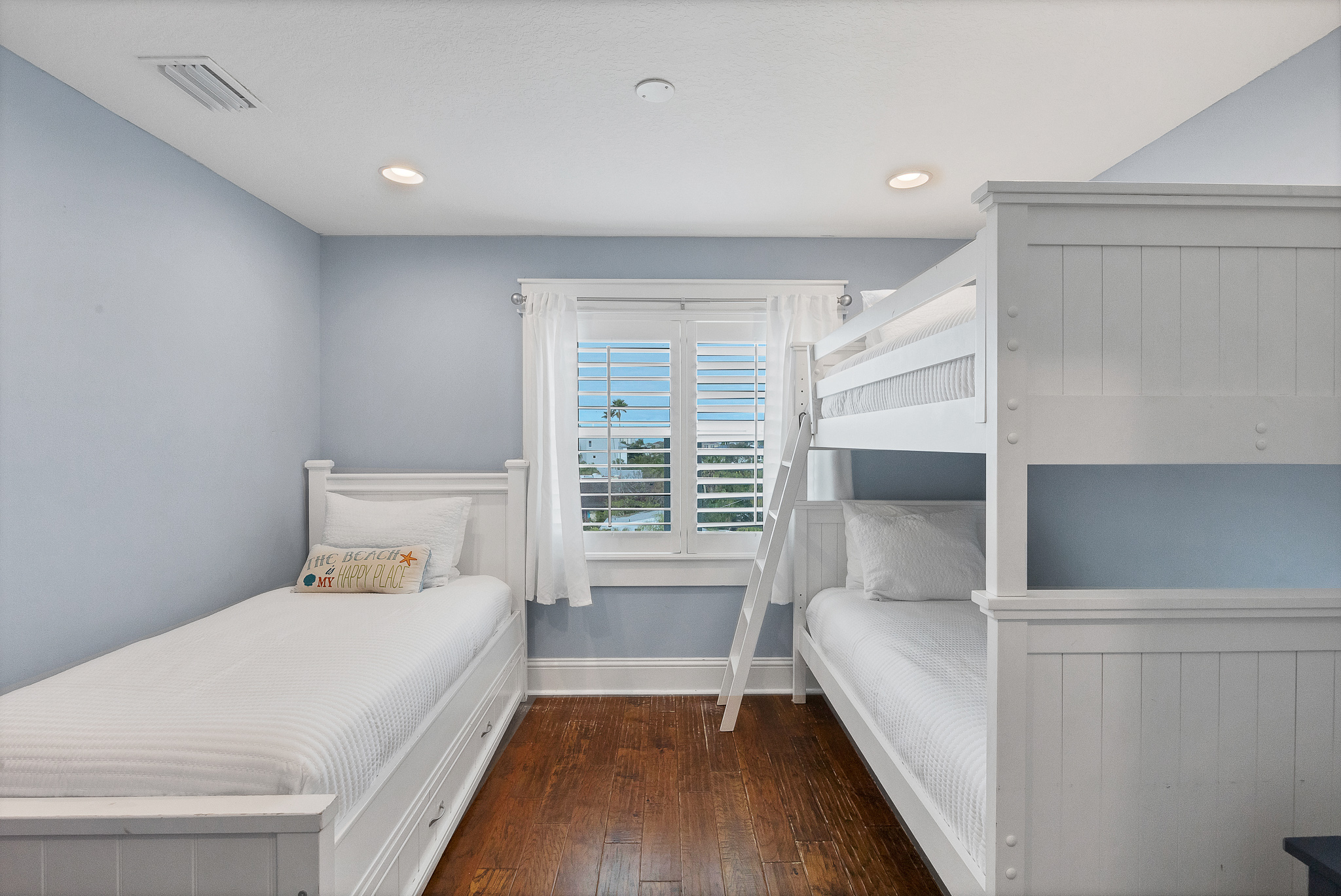 Seventh Bedroom