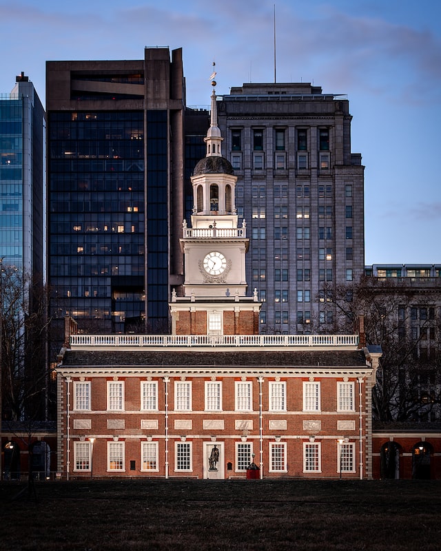 Image accompanying Liberty Bell and the Independence Hall