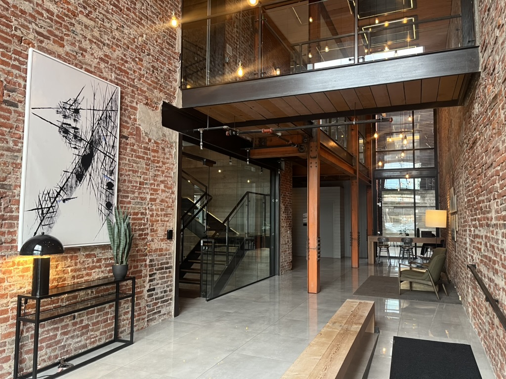 Sosuite at The Queen - Queen Village