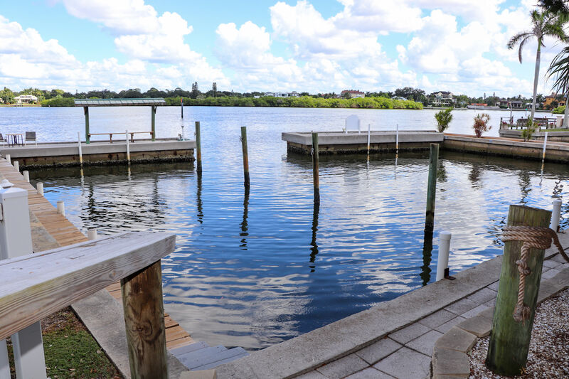 Dock