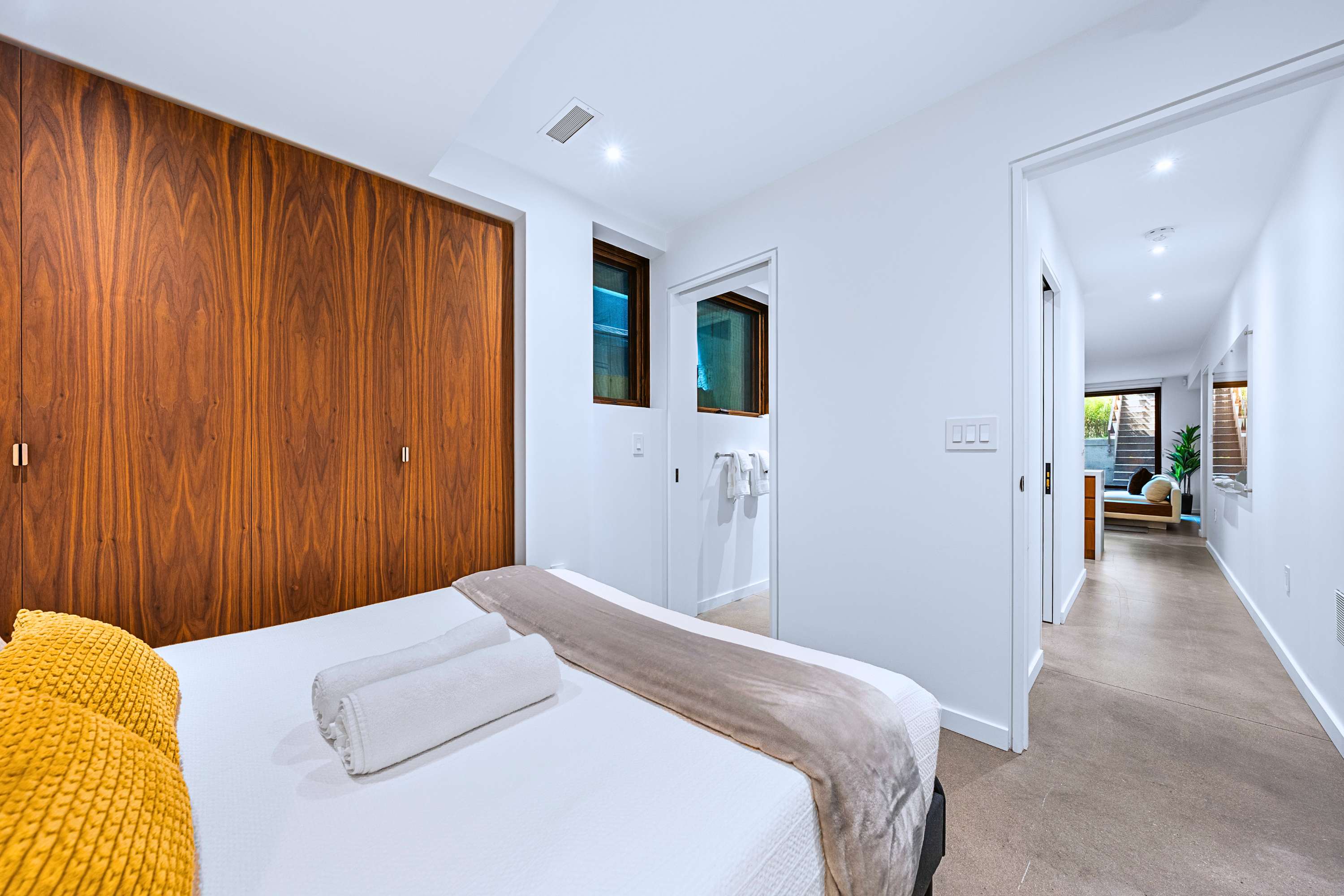 High End Basement Suite with Patio near High Park, photo 15 of 22