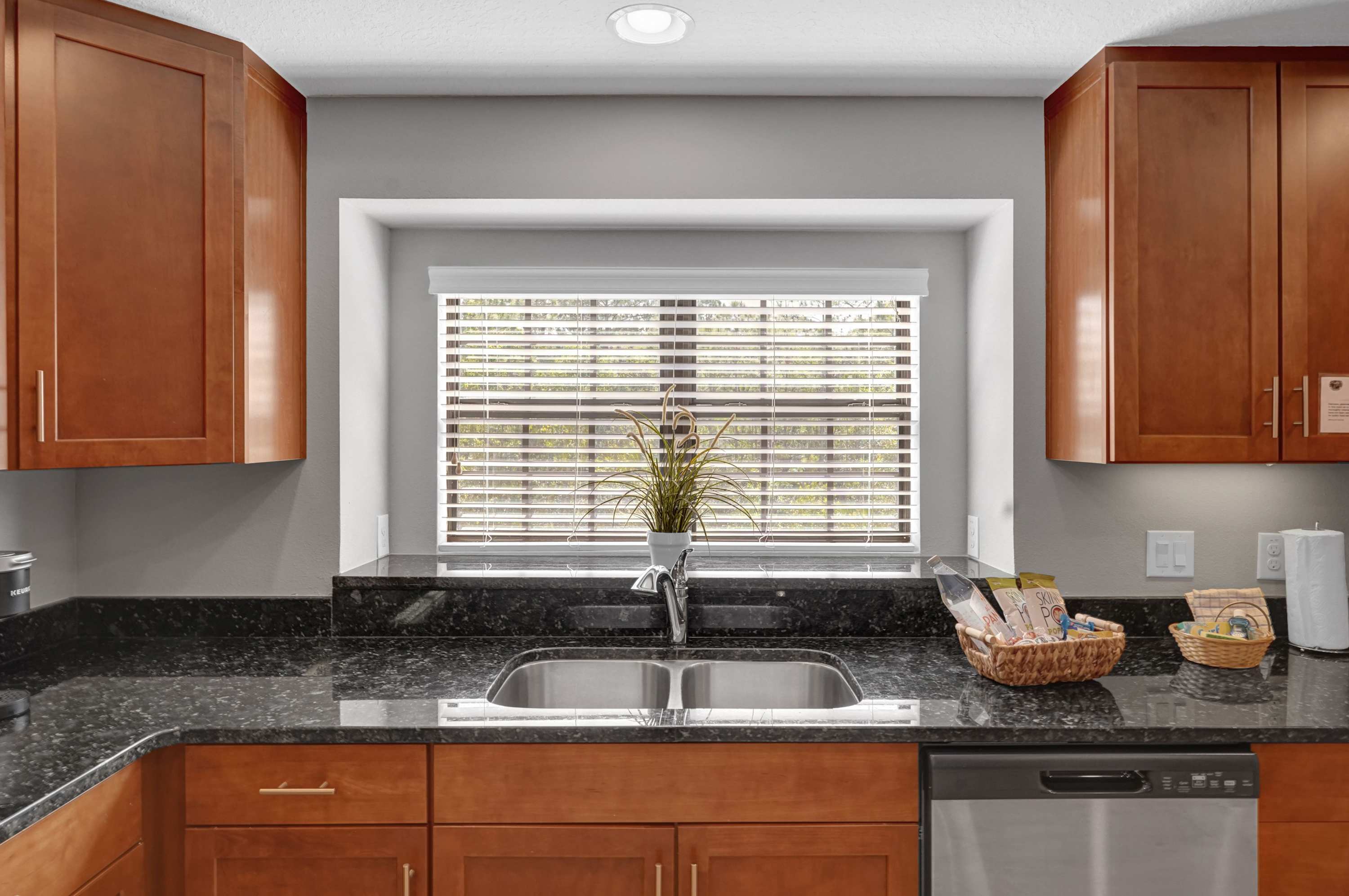 4 BD Townhome Close to Disney!, photo 10 of 26