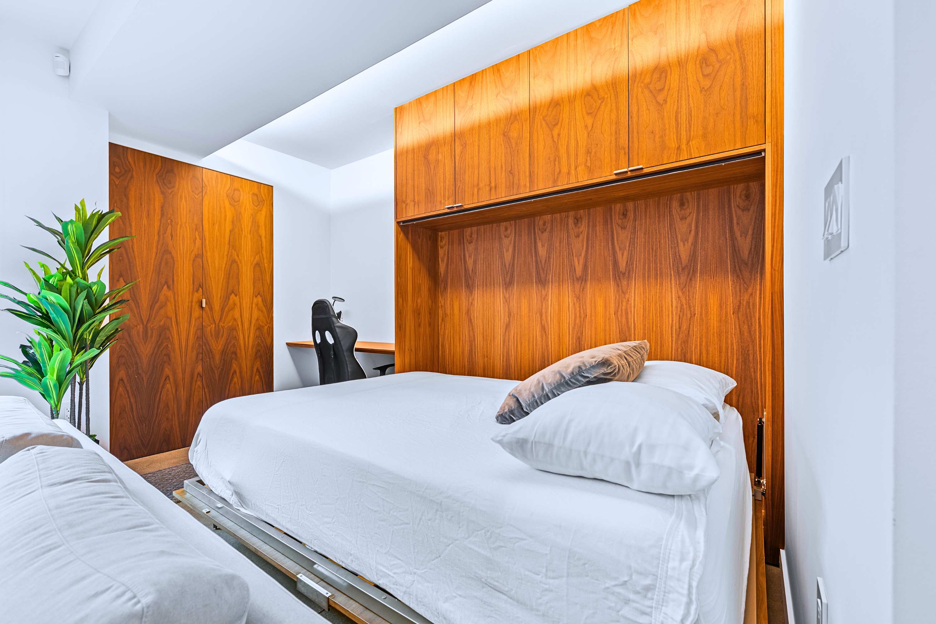 High End Basement Suite with Patio near High Park, photo 21 of 22