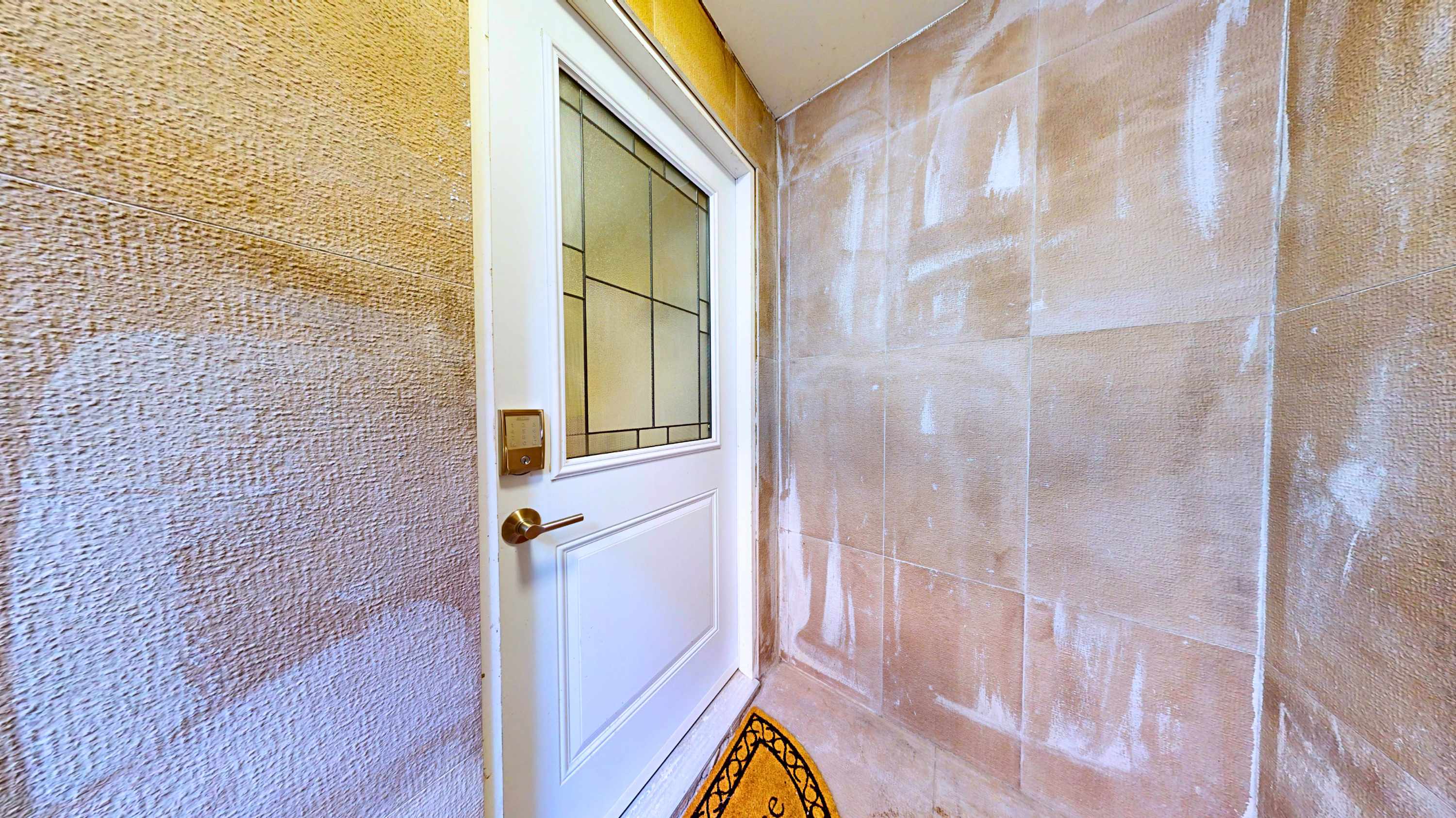 Stylish Queen Basement with Free Parking, photo 19 of 20
