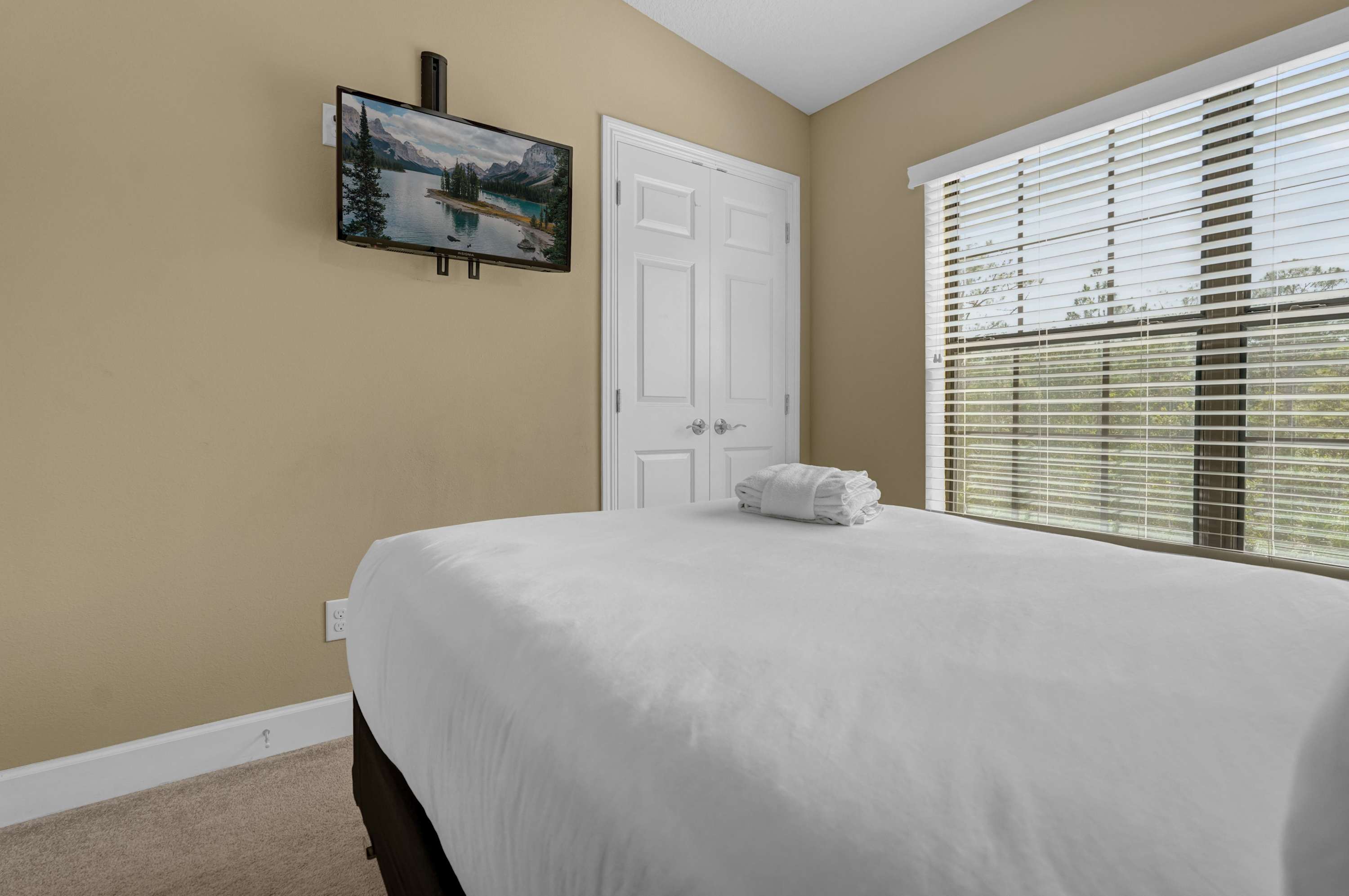 4 BD Townhome Close to Disney!, photo 16 of 26