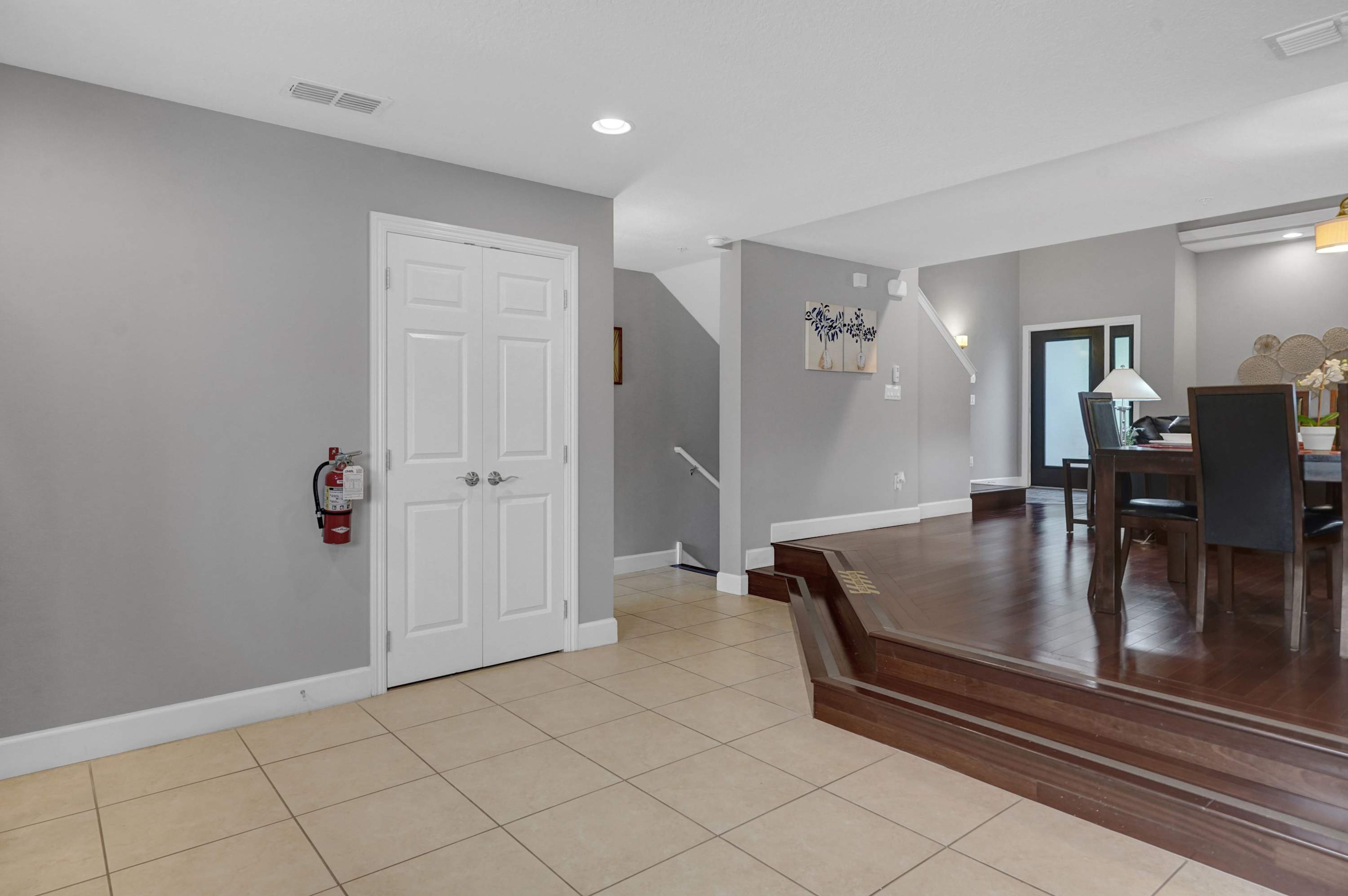 4 BD Townhome Close to Disney!, photo 6 of 26