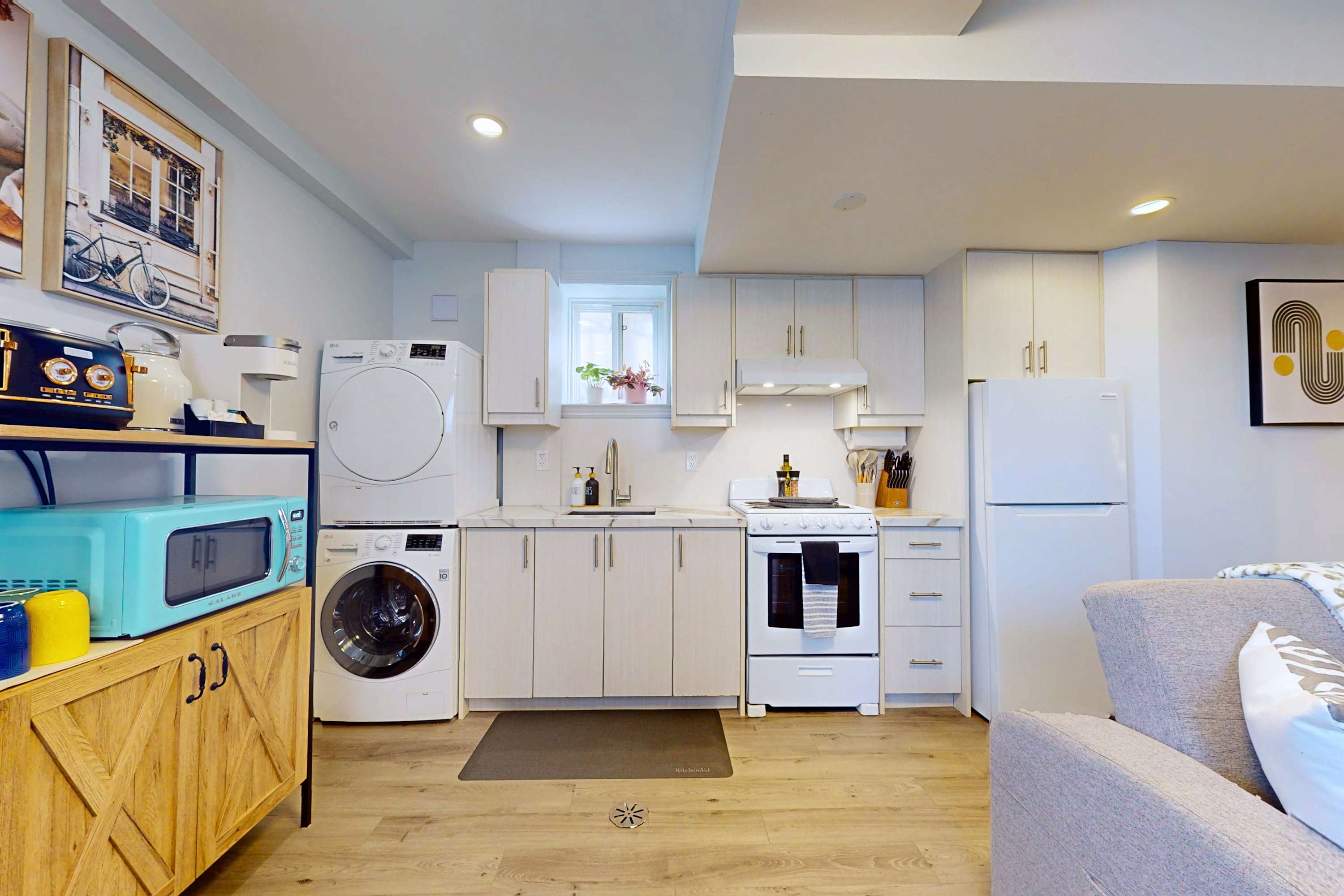 New & Modern Basement Suite, photo 3 of 14
