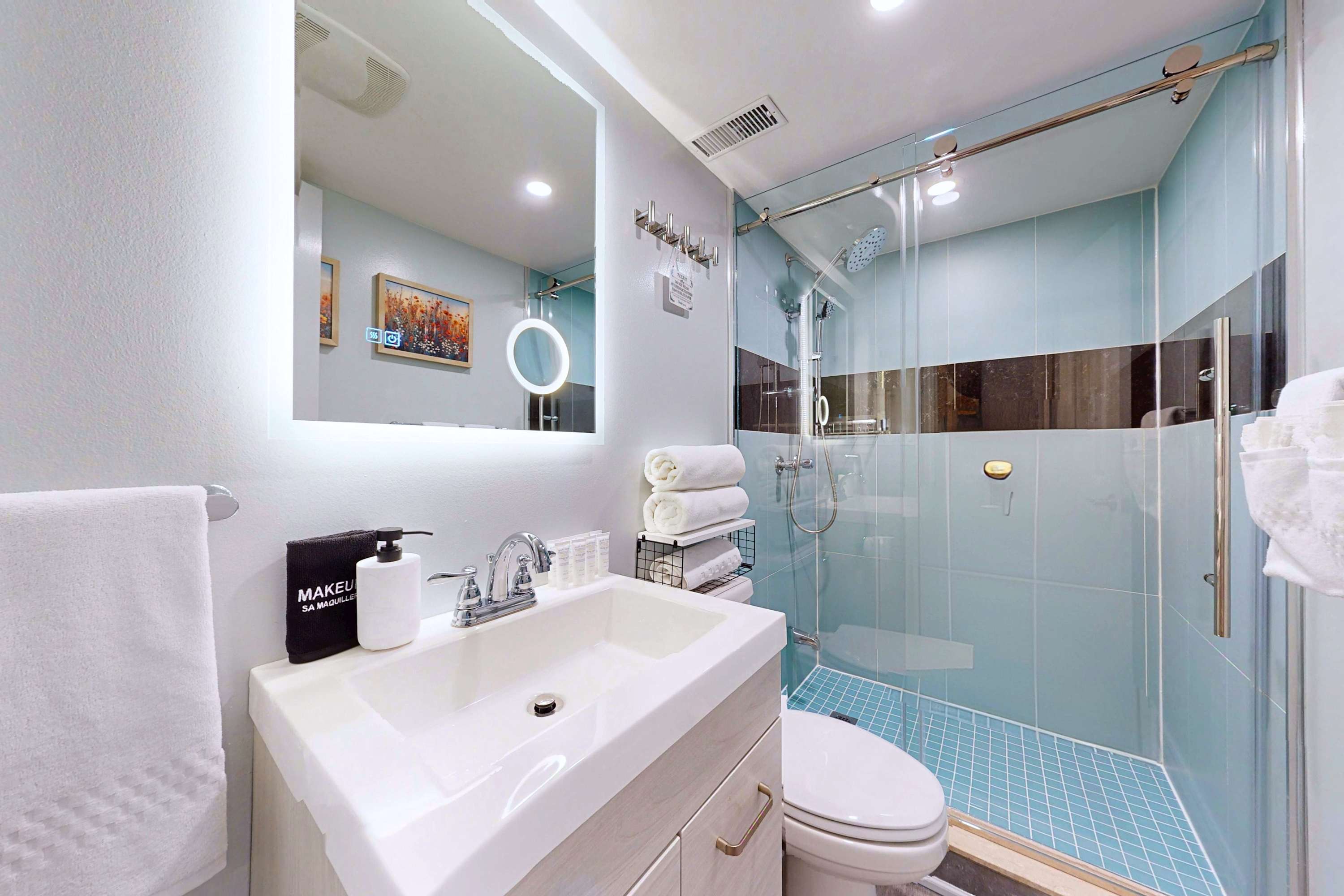New & Modern Basement Suite, photo 5 of 14