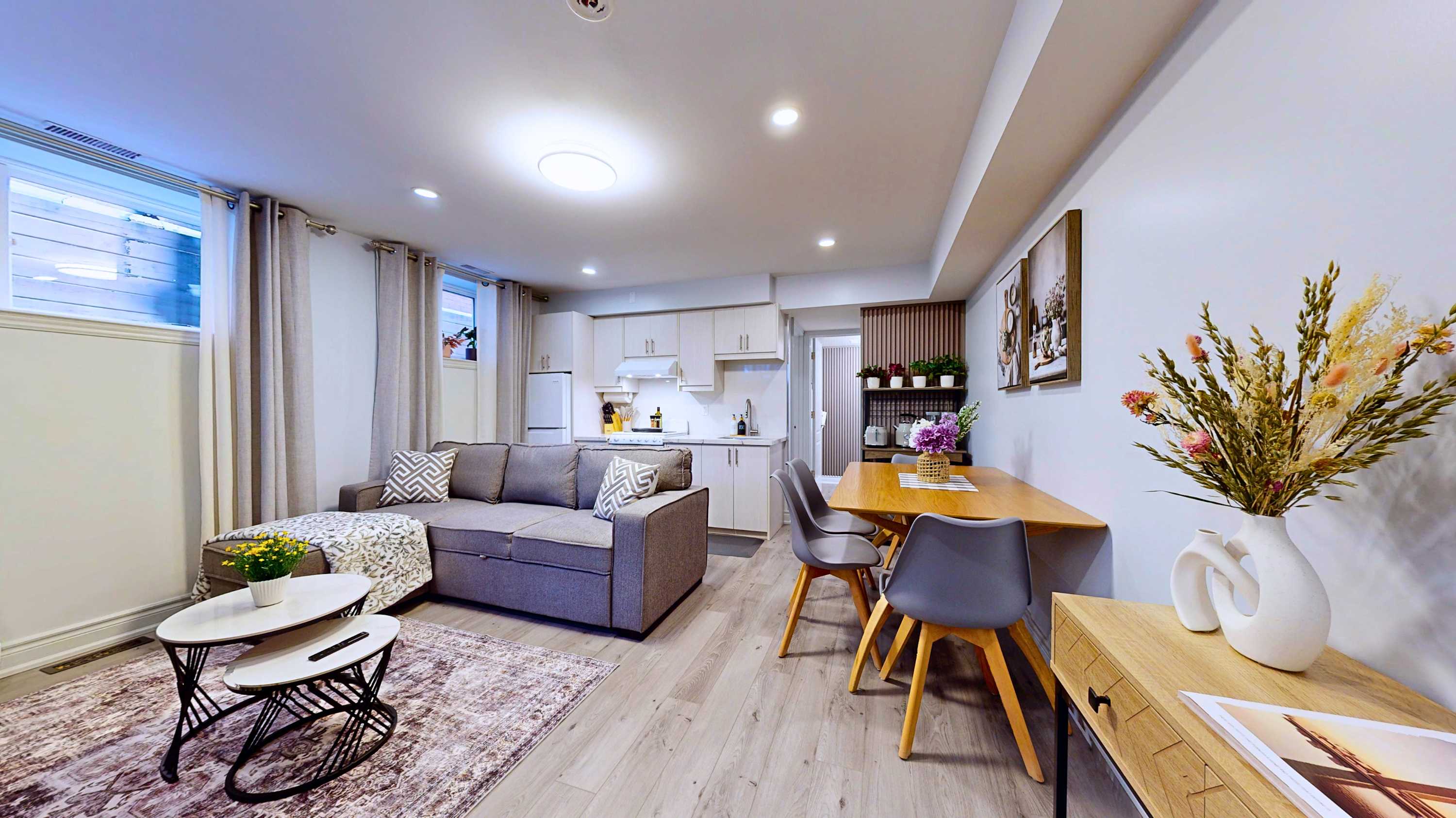 Stylish Queen Basement with Free Parking, photo 4 of 20