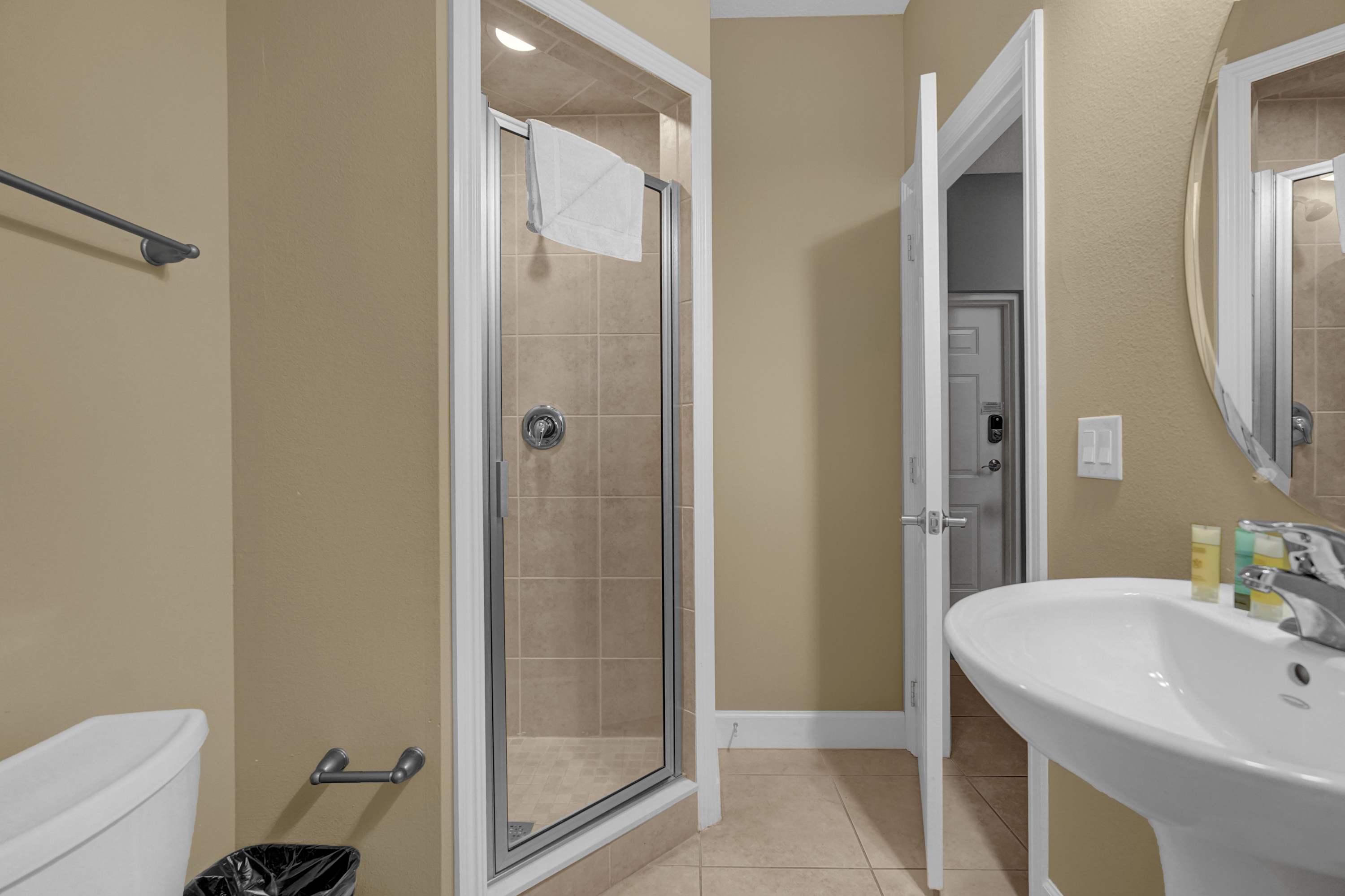 4 BD Townhome Close to Disney!, photo 14 of 26