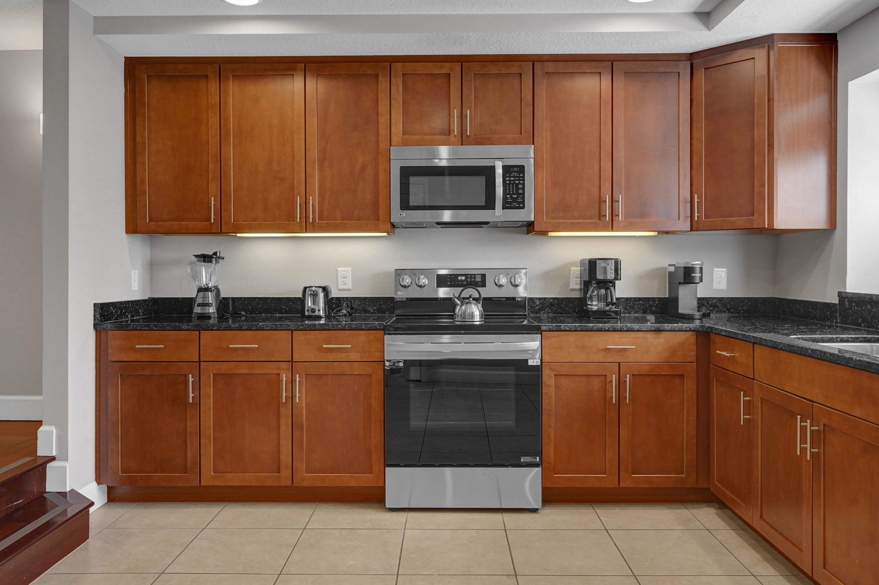 4 BD Townhome Close to Disney!, photo 9 of 26