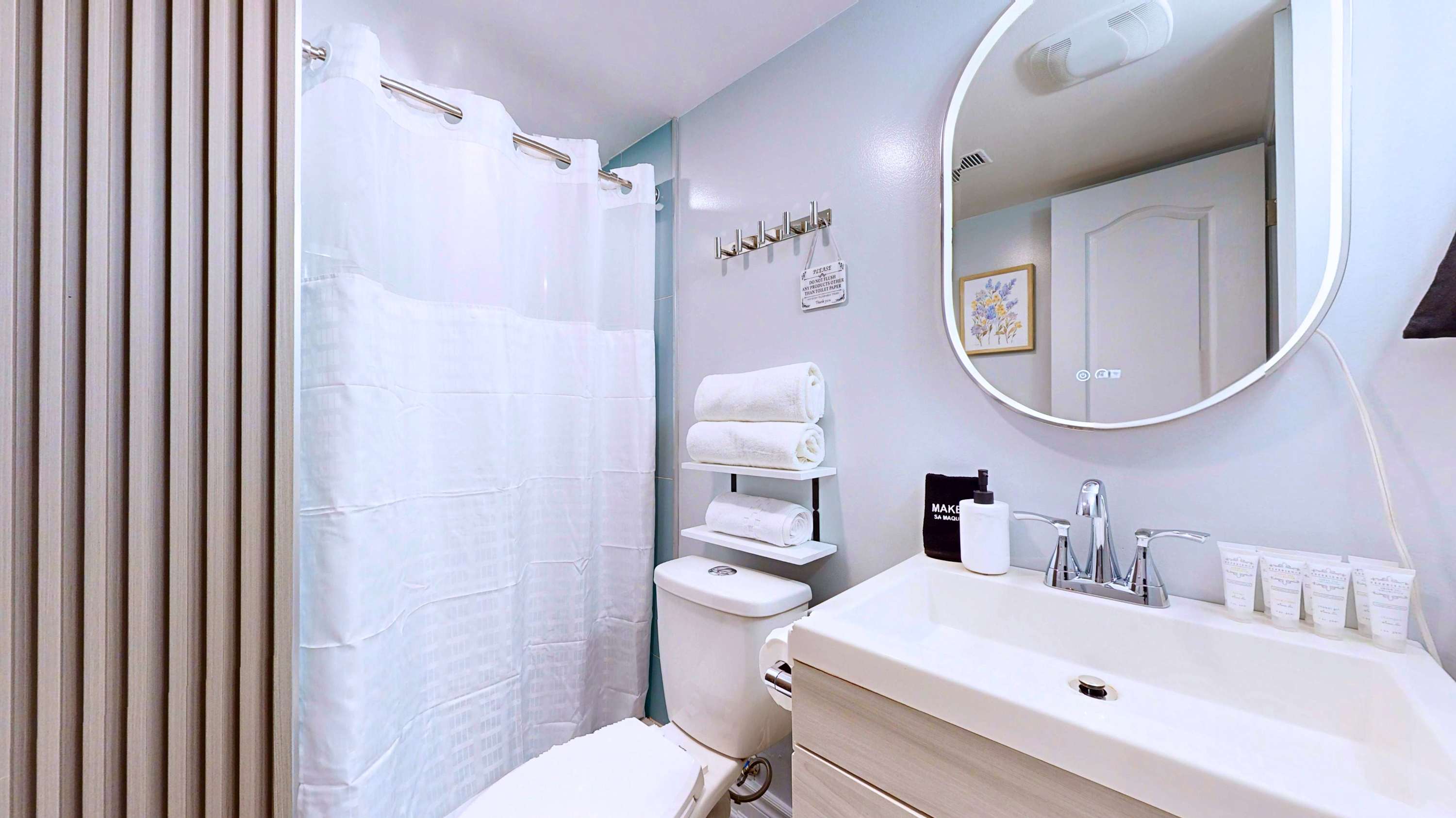 Stylish Queen Basement with Free Parking, photo 18 of 20
