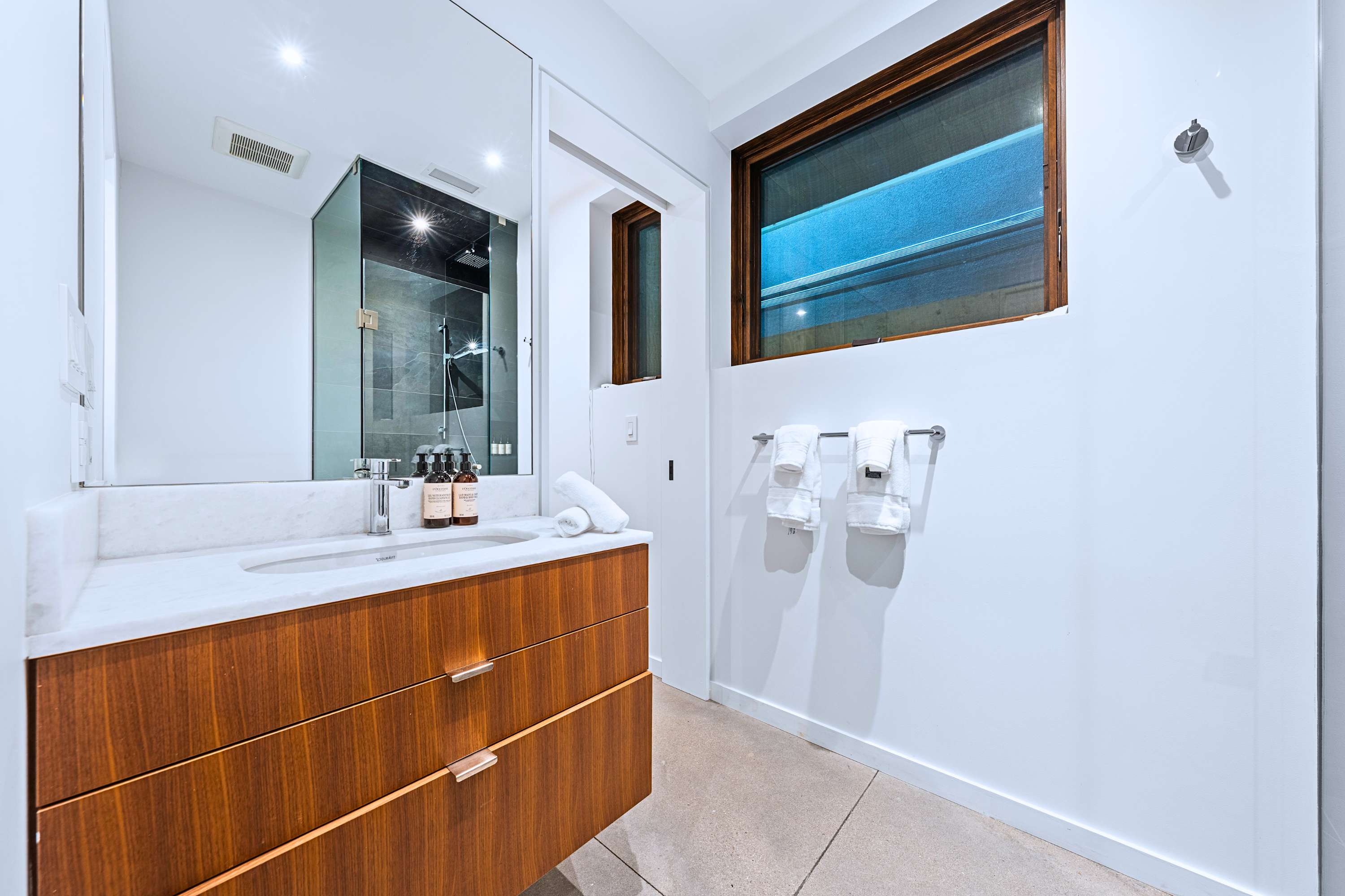 High End Basement Suite with Patio near High Park, photo 18 of 22