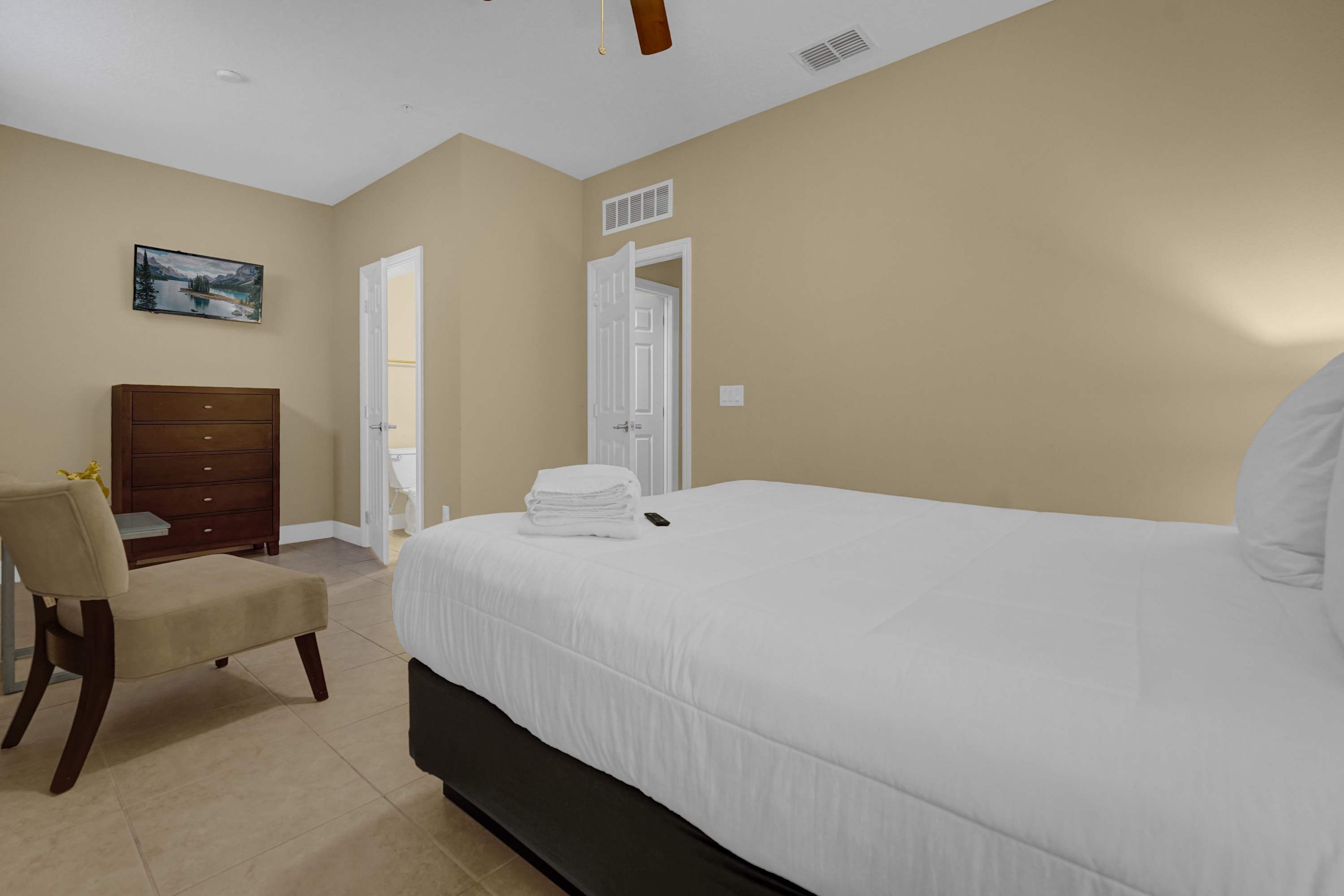 4 BD Townhome Close to Disney!, photo 12 of 26