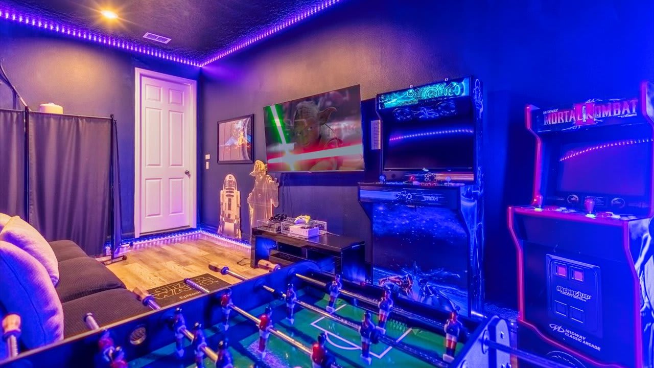 7BR Family Fun Estate | Arcade Room & Private Room, photo 44 of 53