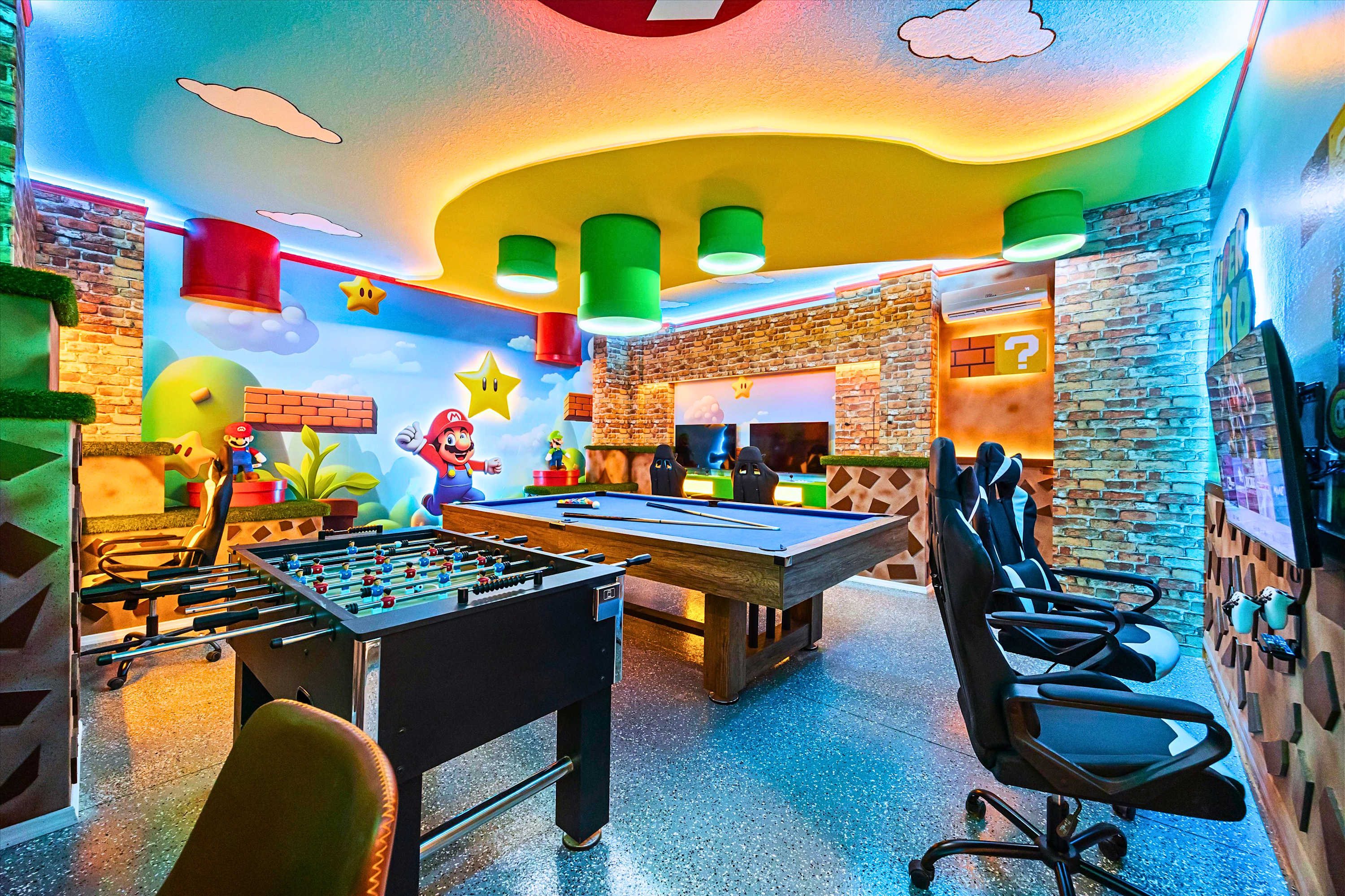 Upstay Villa w Theater, Game Room, Pool+Hot Tub