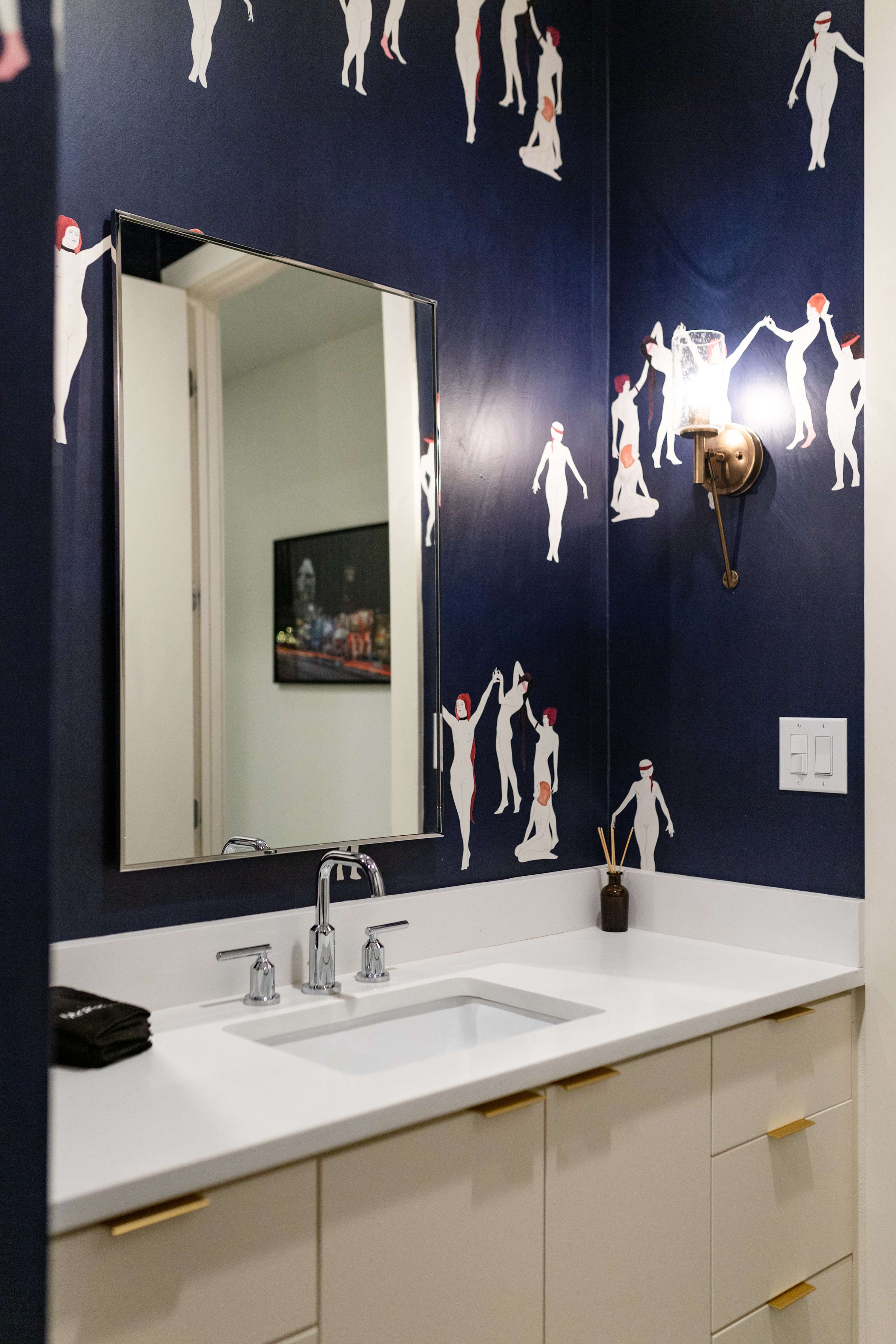 Full Bathroom 2
