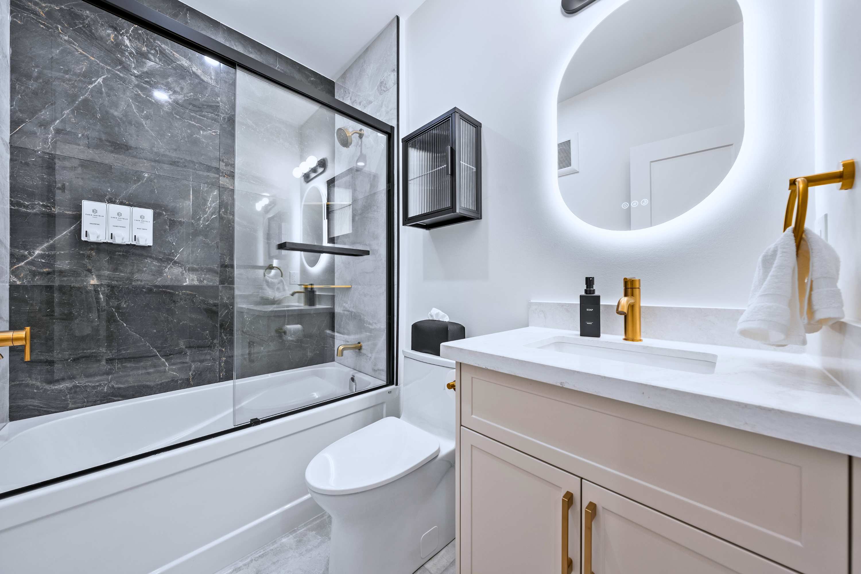 Bathroom 1 (Ensuite)