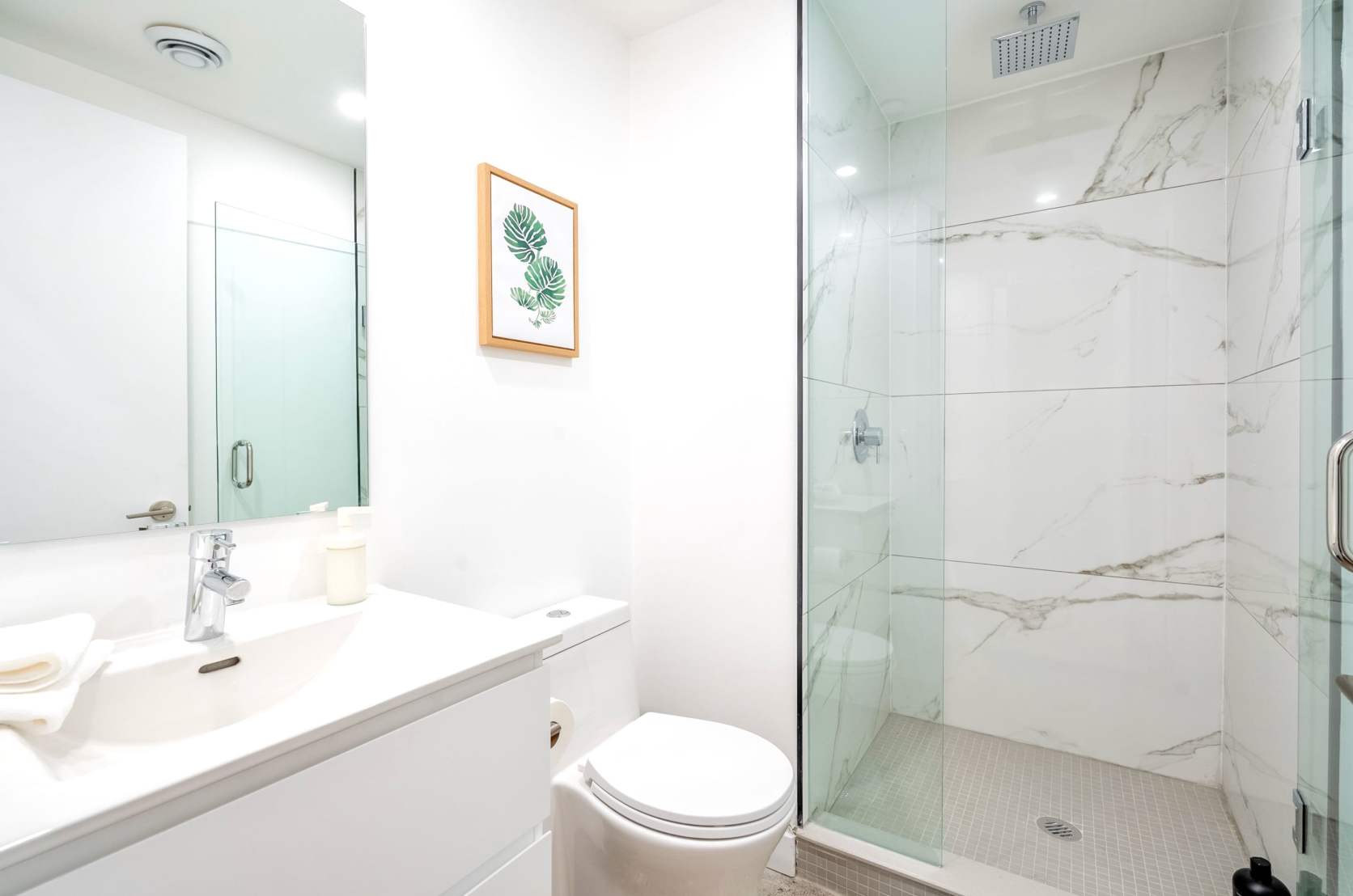 Full bathroom 1