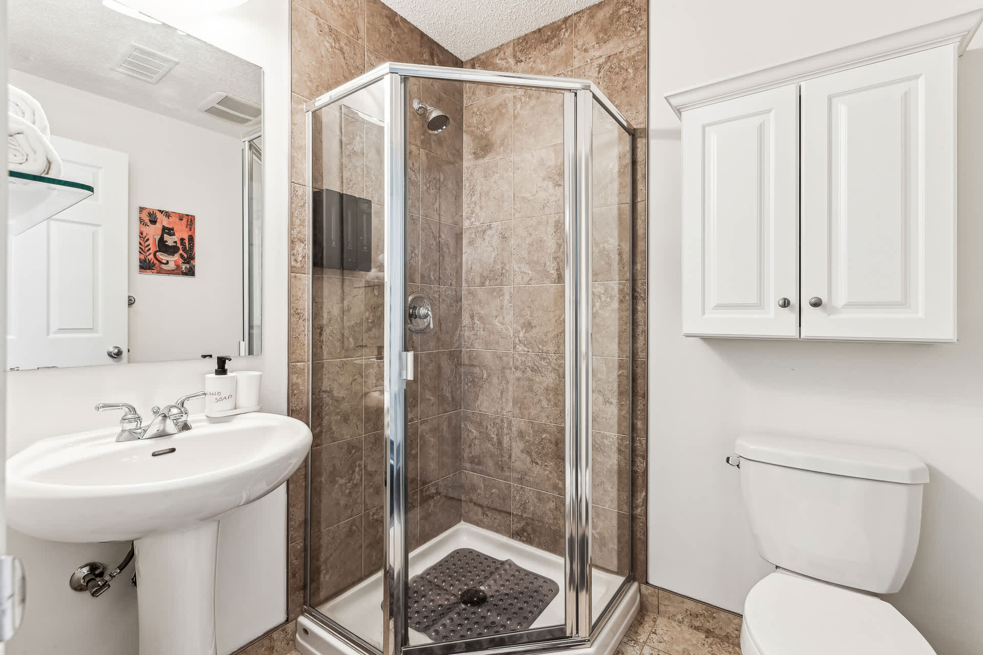 Full Bathroom 1