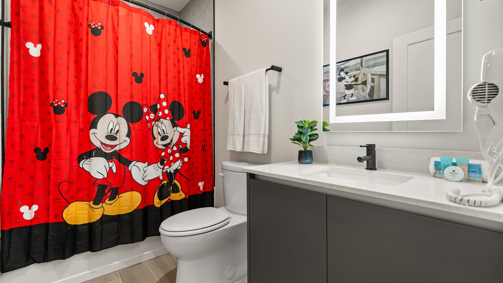 Full bathroom 2