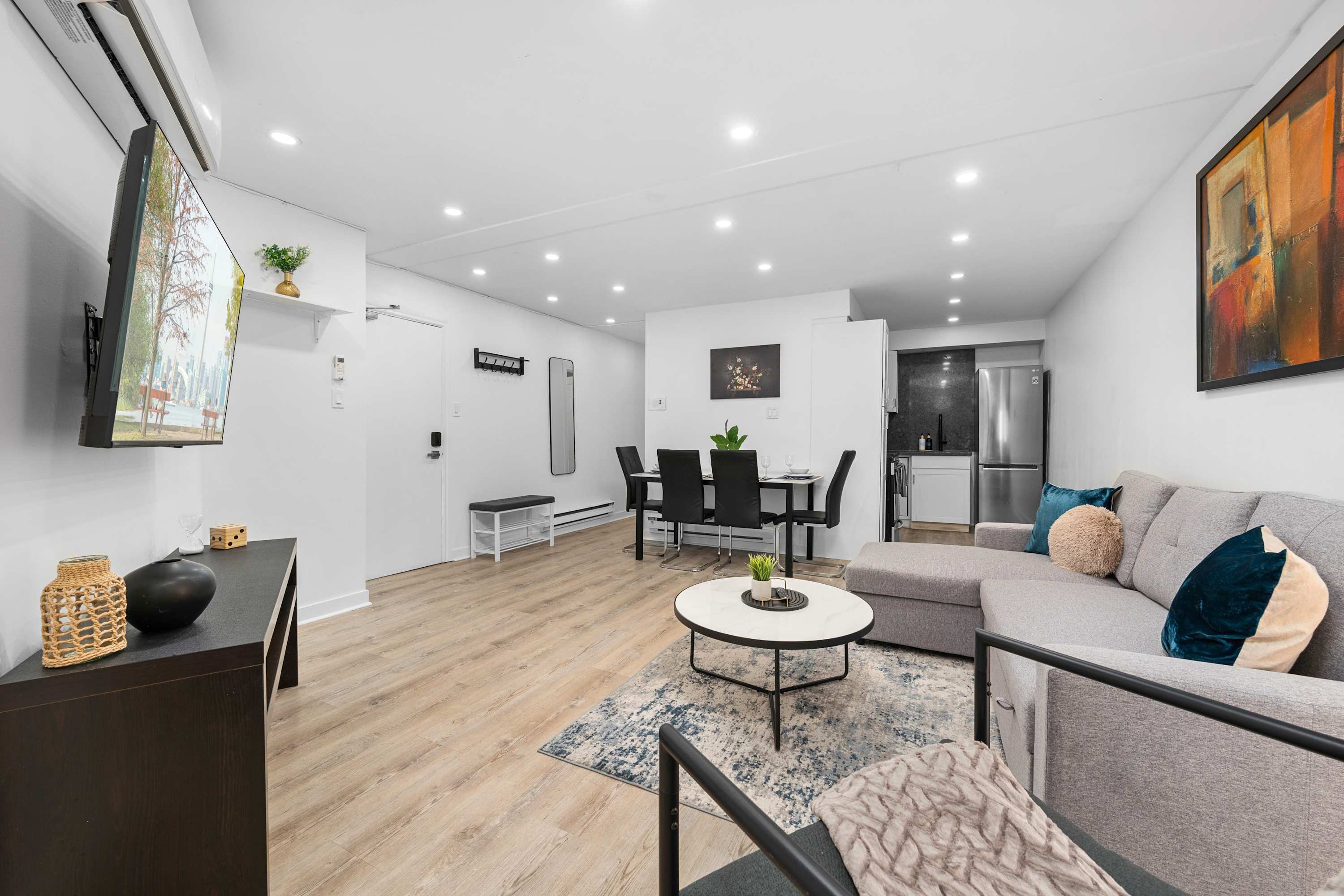 Modern Suite Near Little Italy Walk to Transit
