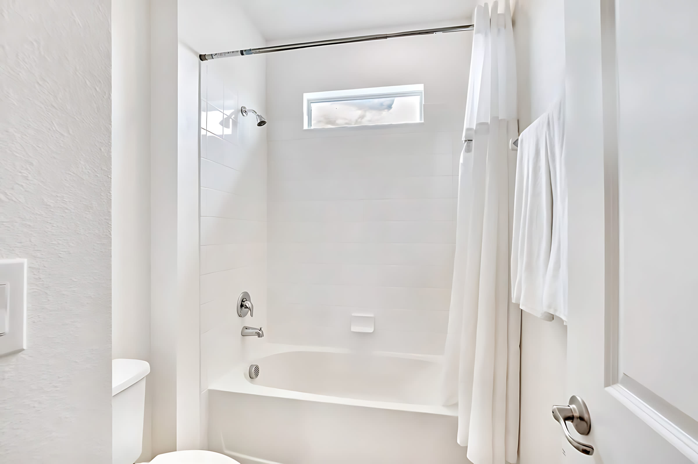Full bath 3