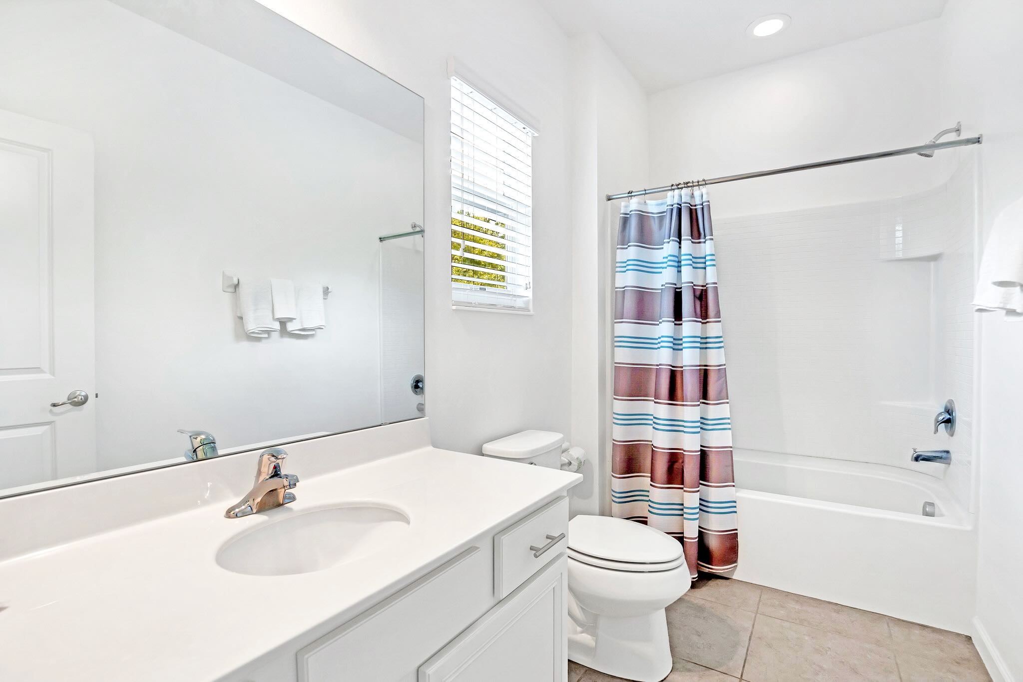 Full Bathroom 2