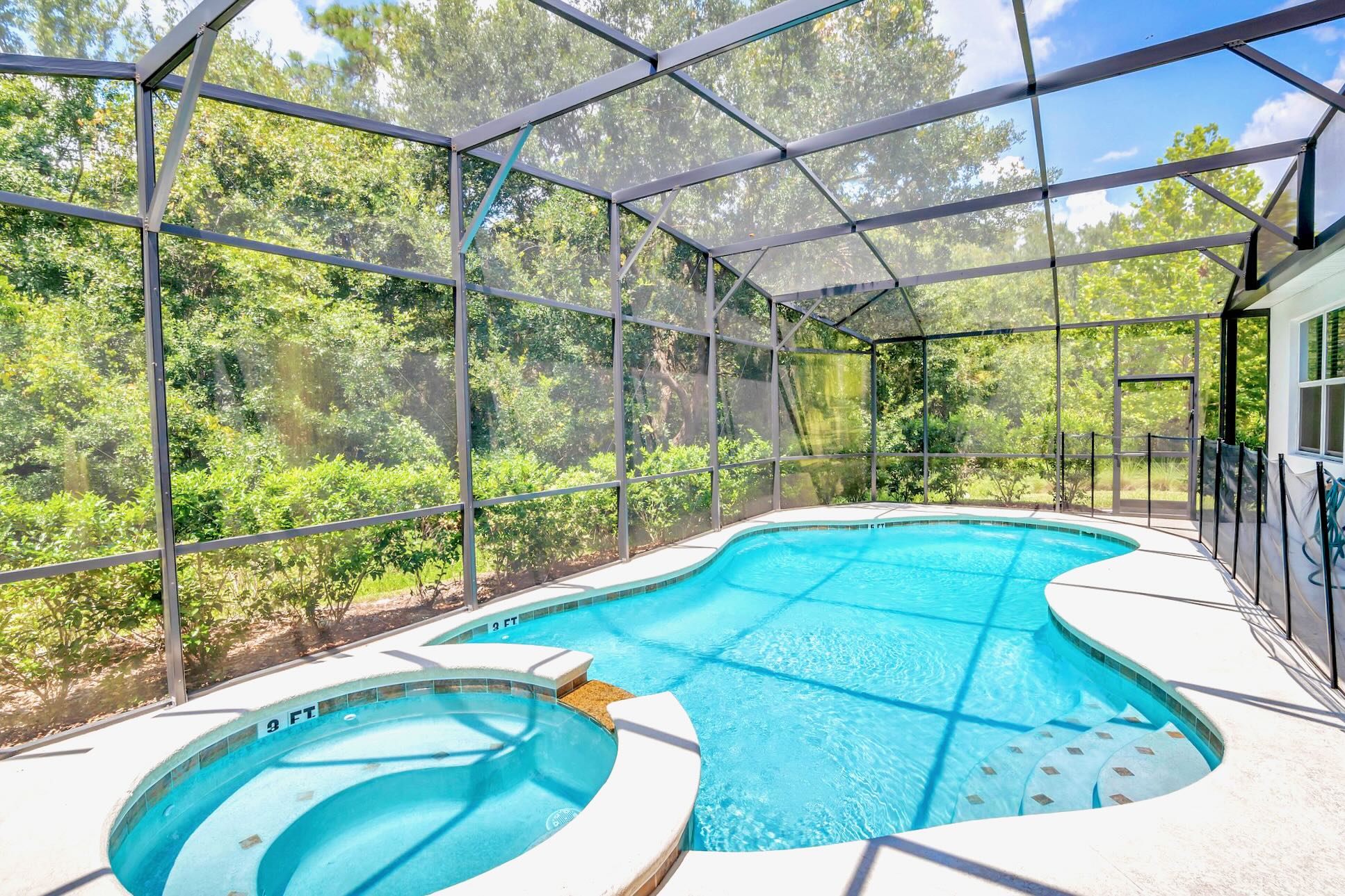 Garden View 6BR Escape with Pool, Hot Tub & Games
