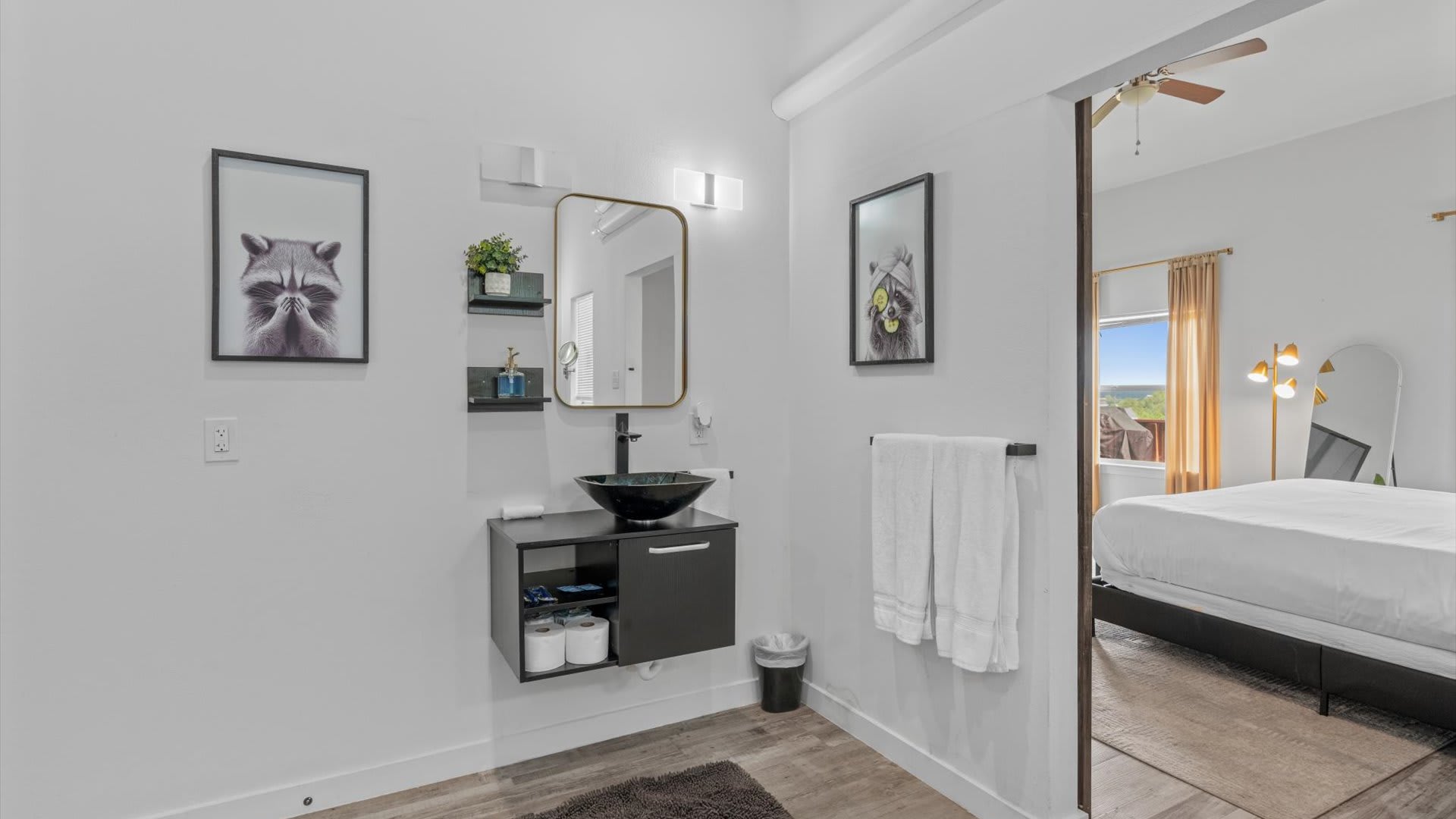 Full Bathroom 2