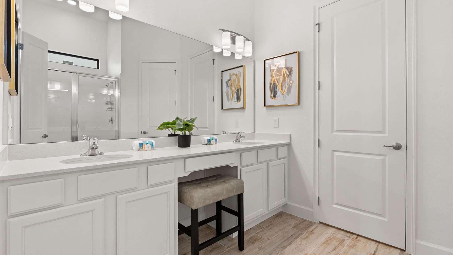 Bathroom 3 ensuite to BR3