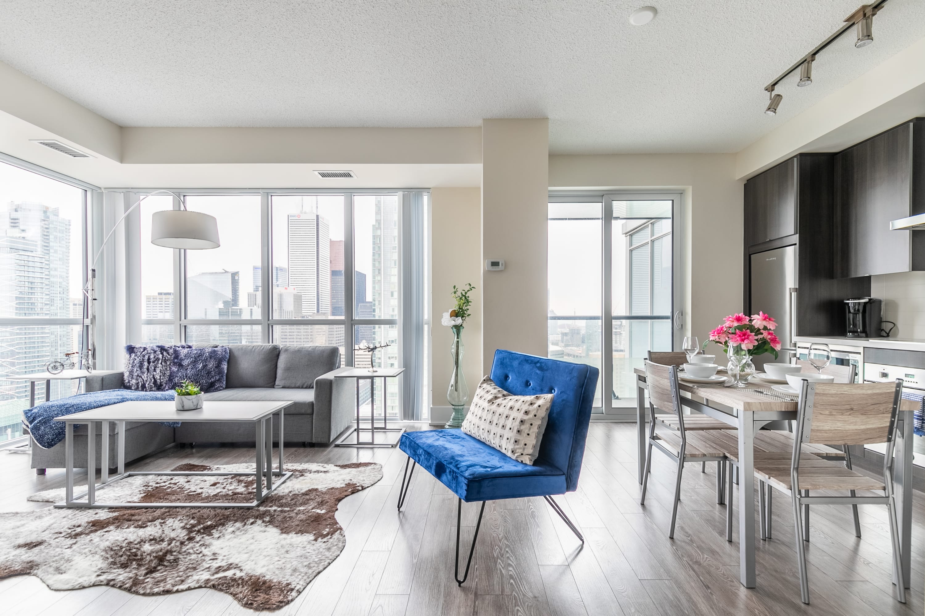 Modern Condo Near Union Station & CN Tower