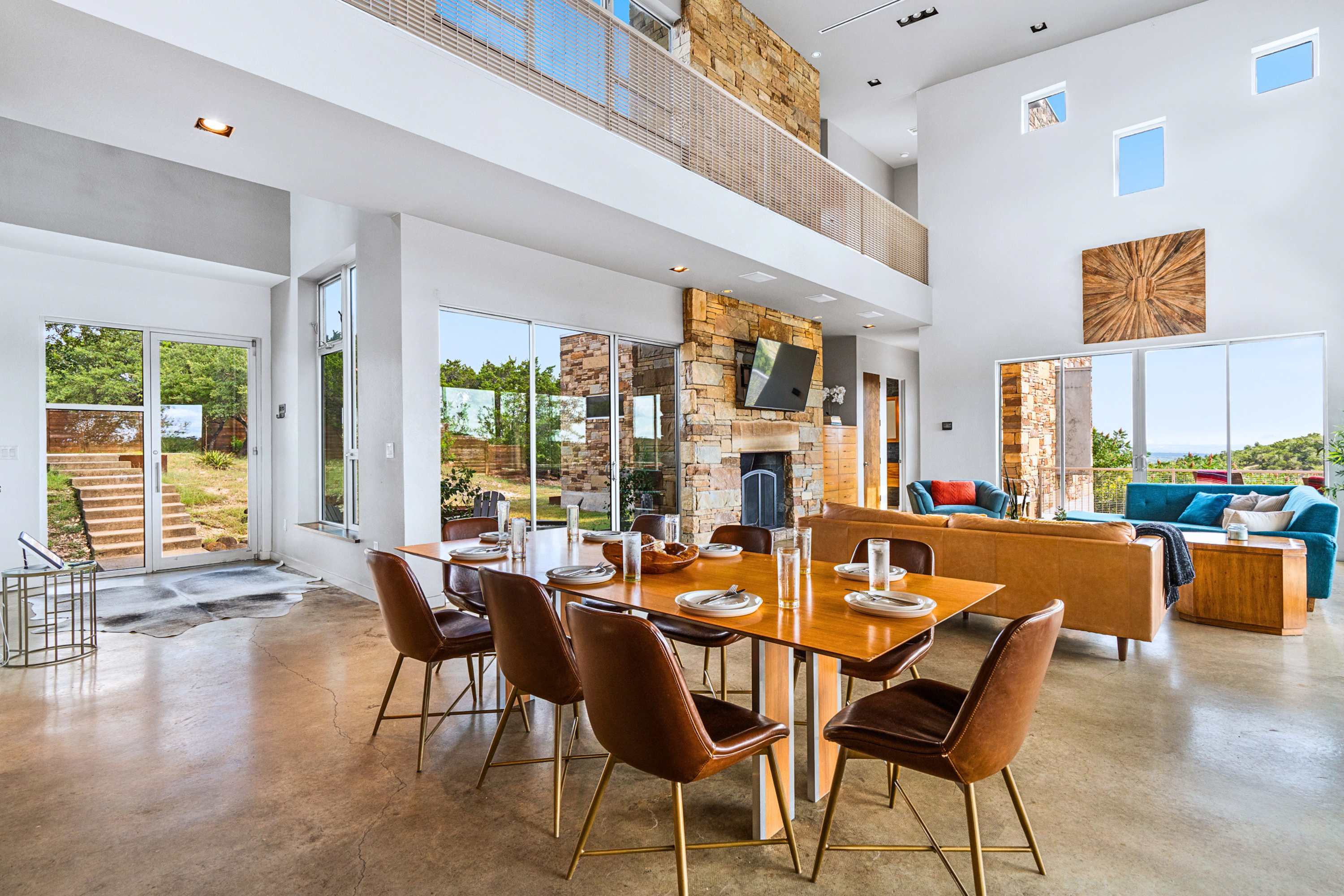 Luxury 7BR Hill Country Gem with Barndominium