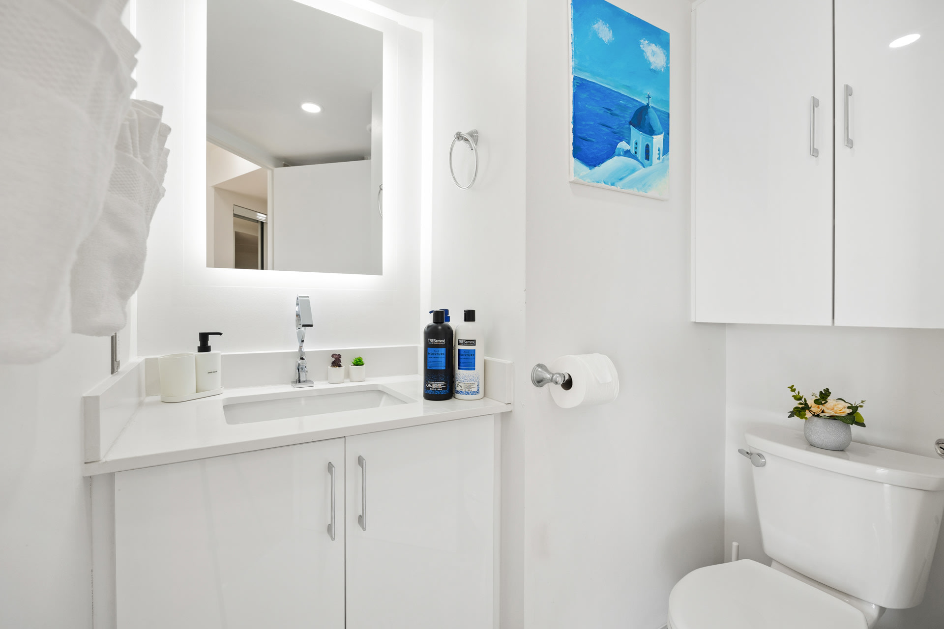 Full Bathroom 1