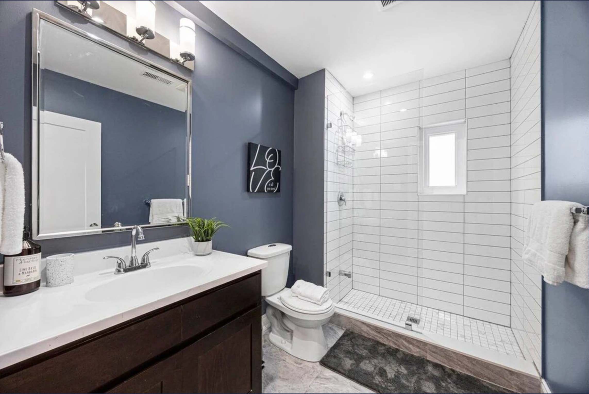 Full Bathroom 1