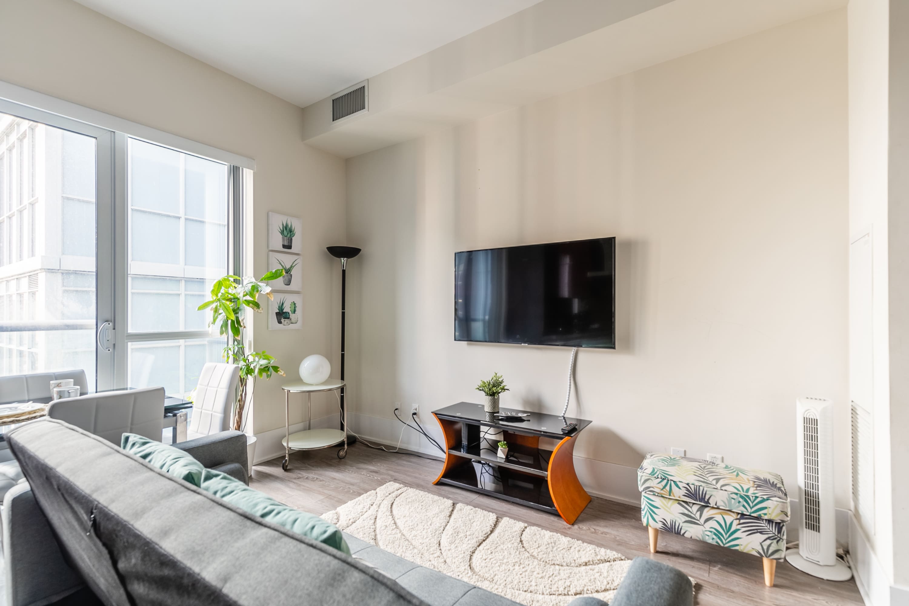 Chic Suite near Distillery District & Waterfront