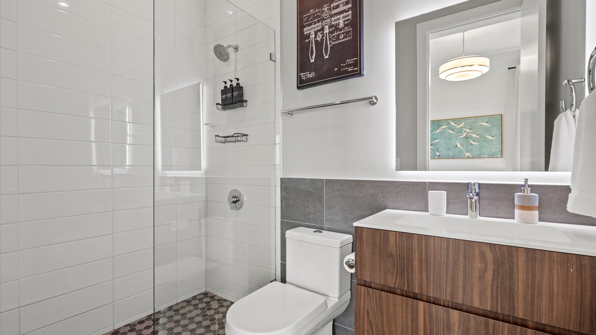 Full Bathroom 3