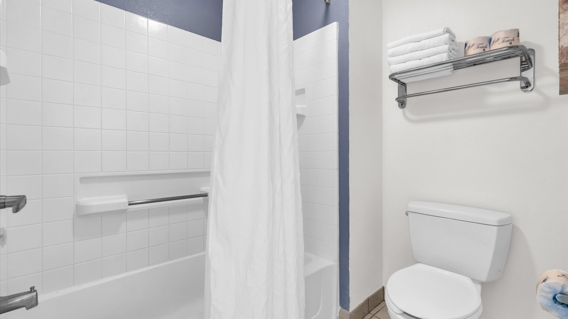 Full Bathroom 1